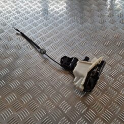 Aizmugurējo labo durvju slēdzene priekš VW PASSAT 2004 UNIVERSAL GREY