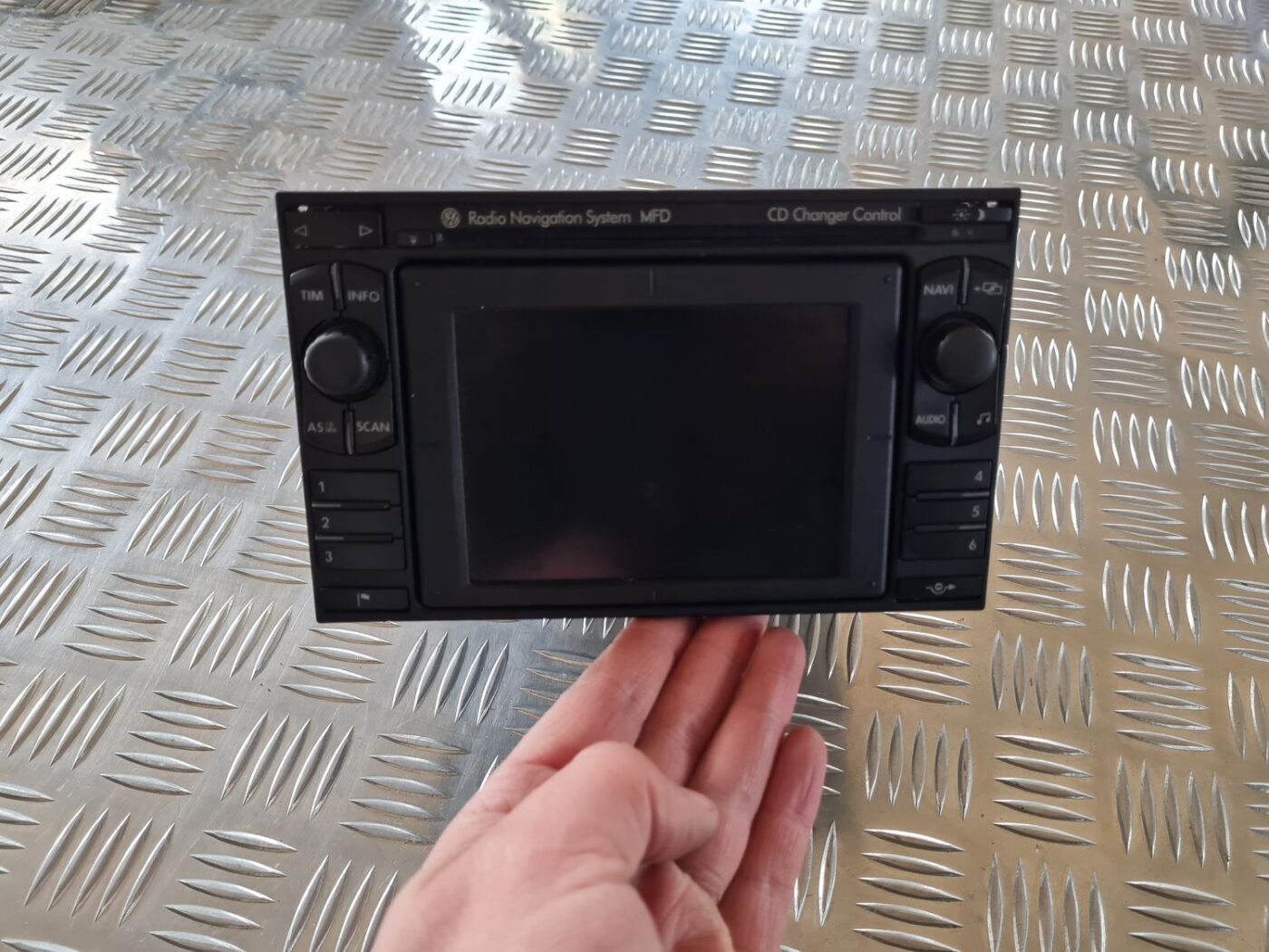 CD/DVD/Navigācijas bloks priekš VW PASSAT 2004 UNIVERSAL GREY 2 CD/DVD/Navigācijas bloks priekš VW PASSAT 2004 UNIVERSAL GREY