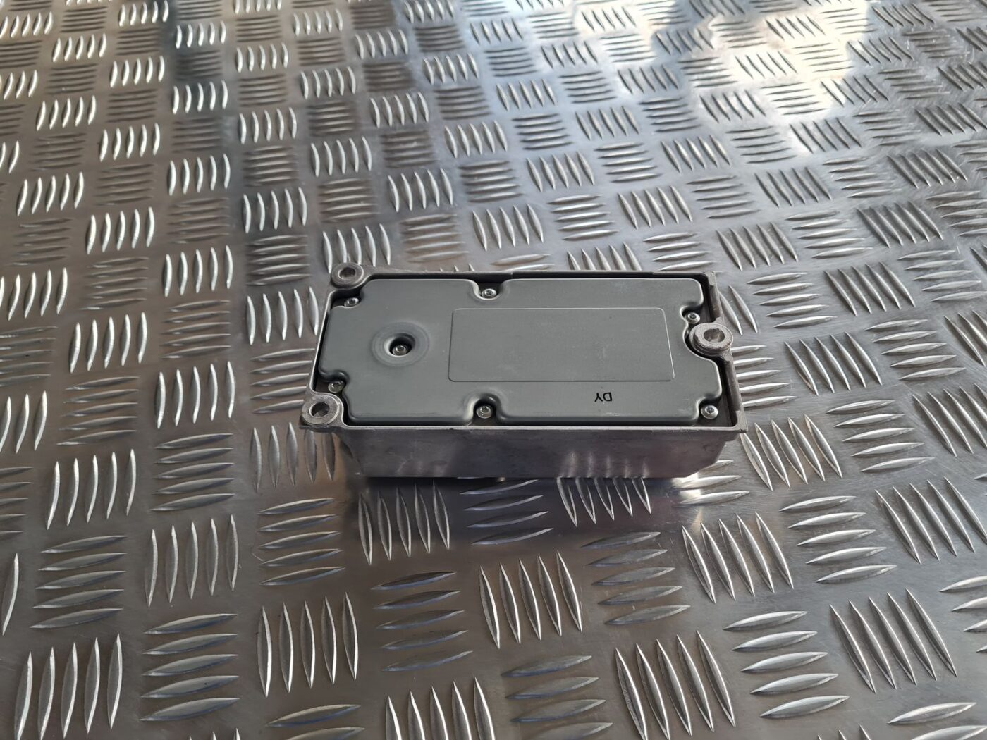 Drošības spilvena vadības bloks priekš VOLVO S60 2008 3 Drošības spilvena vadības bloks priekš VOLVO S60 2008