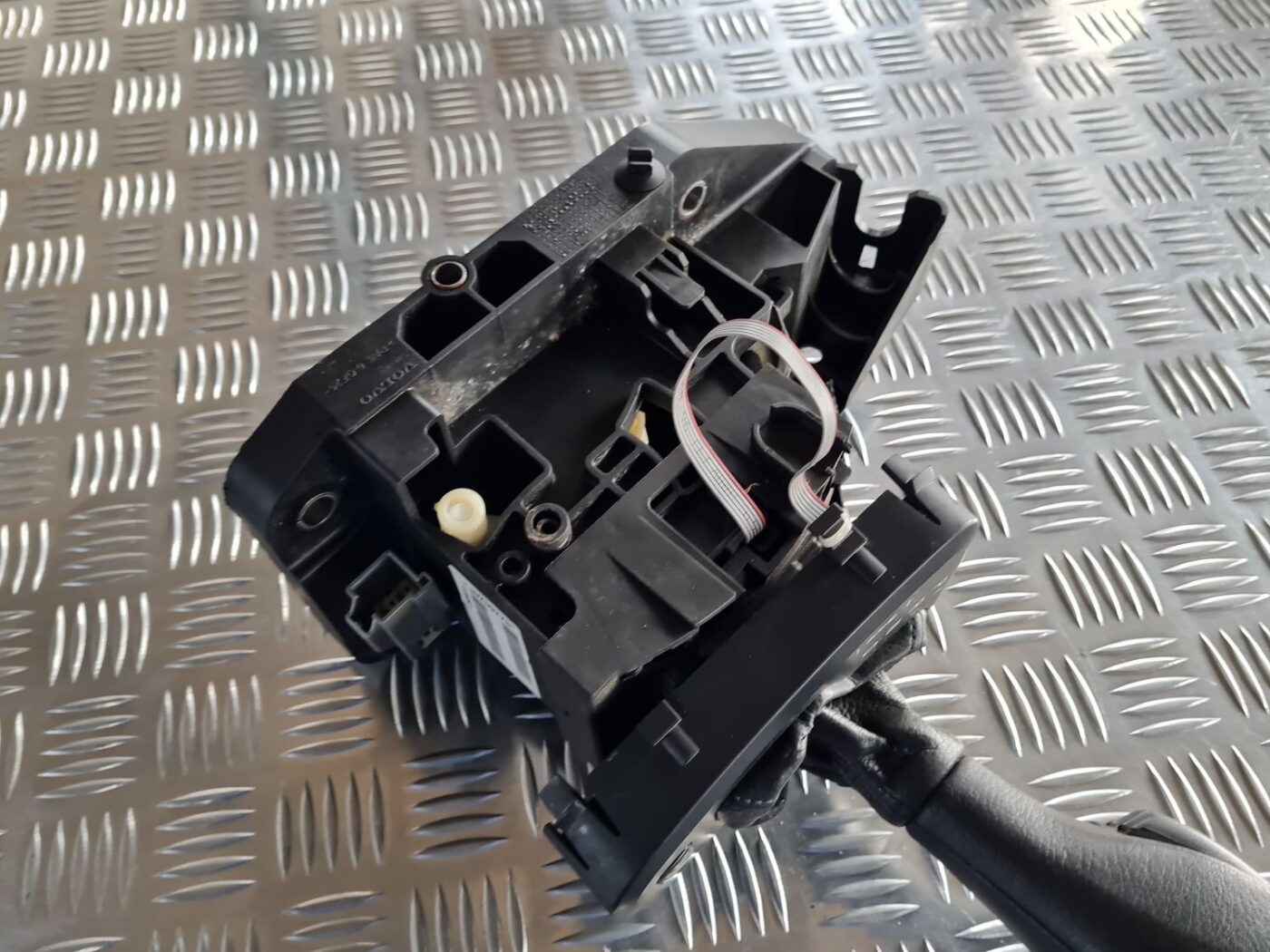 Ātrumu pārslēgšanas slēdzis priekš VOLVO S60 2008 2 Ātrumu pārslēgšanas slēdzis priekš VOLVO S60 2008