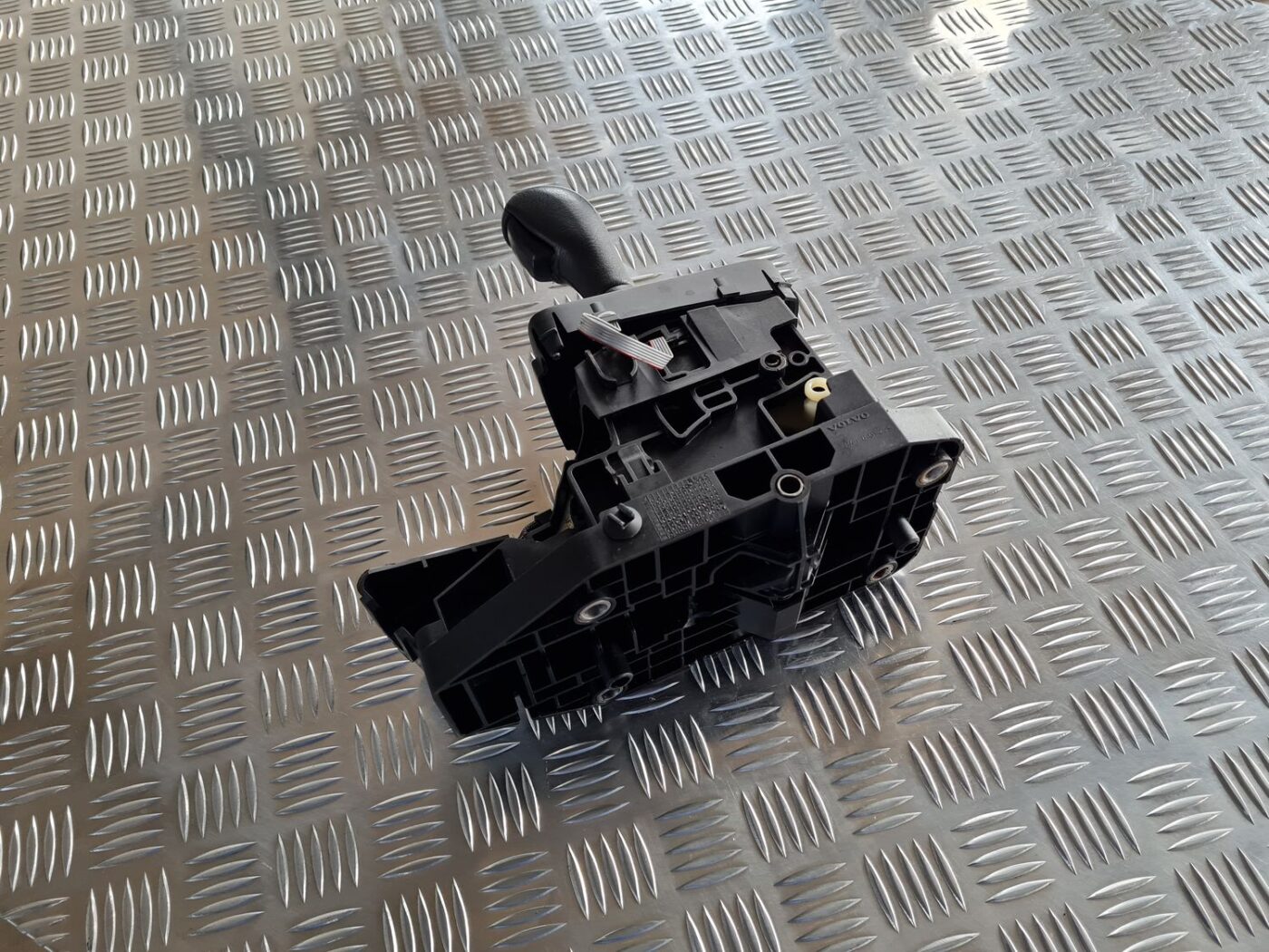 Ātrumu pārslēgšanas slēdzis priekš VOLVO S60 2008 4 Ātrumu pārslēgšanas slēdzis priekš VOLVO S60 2008