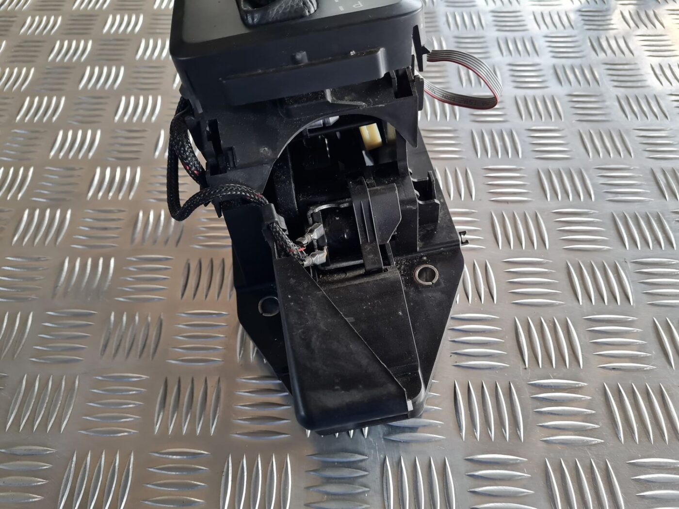 Ātrumu pārslēgšanas slēdzis priekš VOLVO S60 2008 3 Ātrumu pārslēgšanas slēdzis priekš VOLVO S60 2008