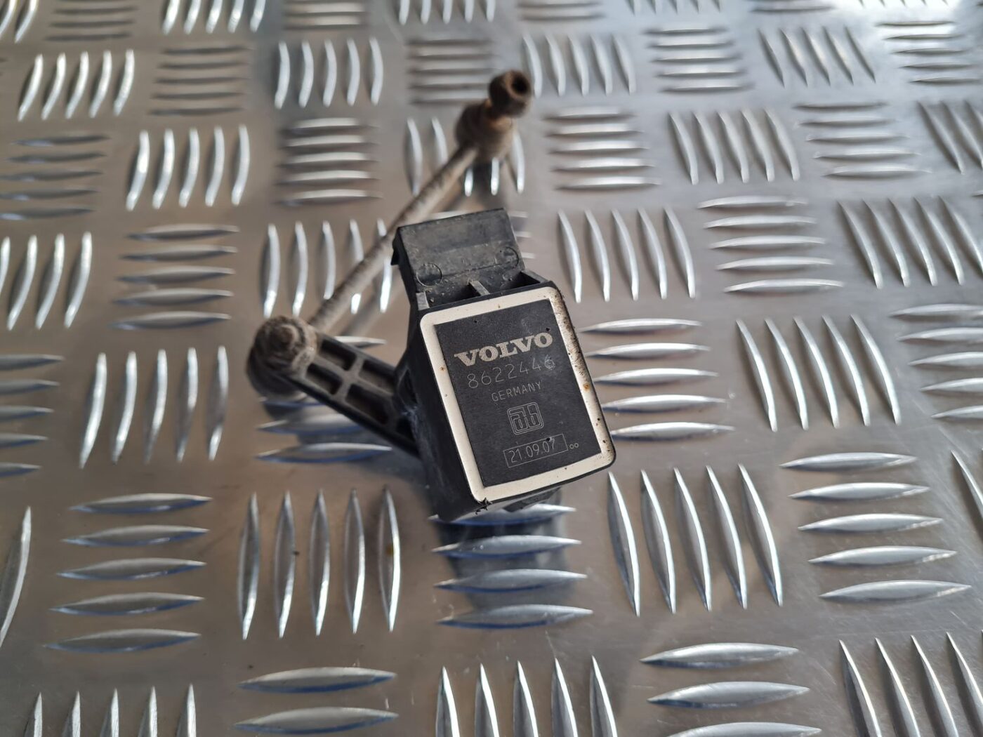 Lukturu diapazona korekcijas sensors, aizmugurē priekš VOLVO S60 2008 2 Lukturu diapazona korekcijas sensors, aizmugurē priekš VOLVO S60 2008