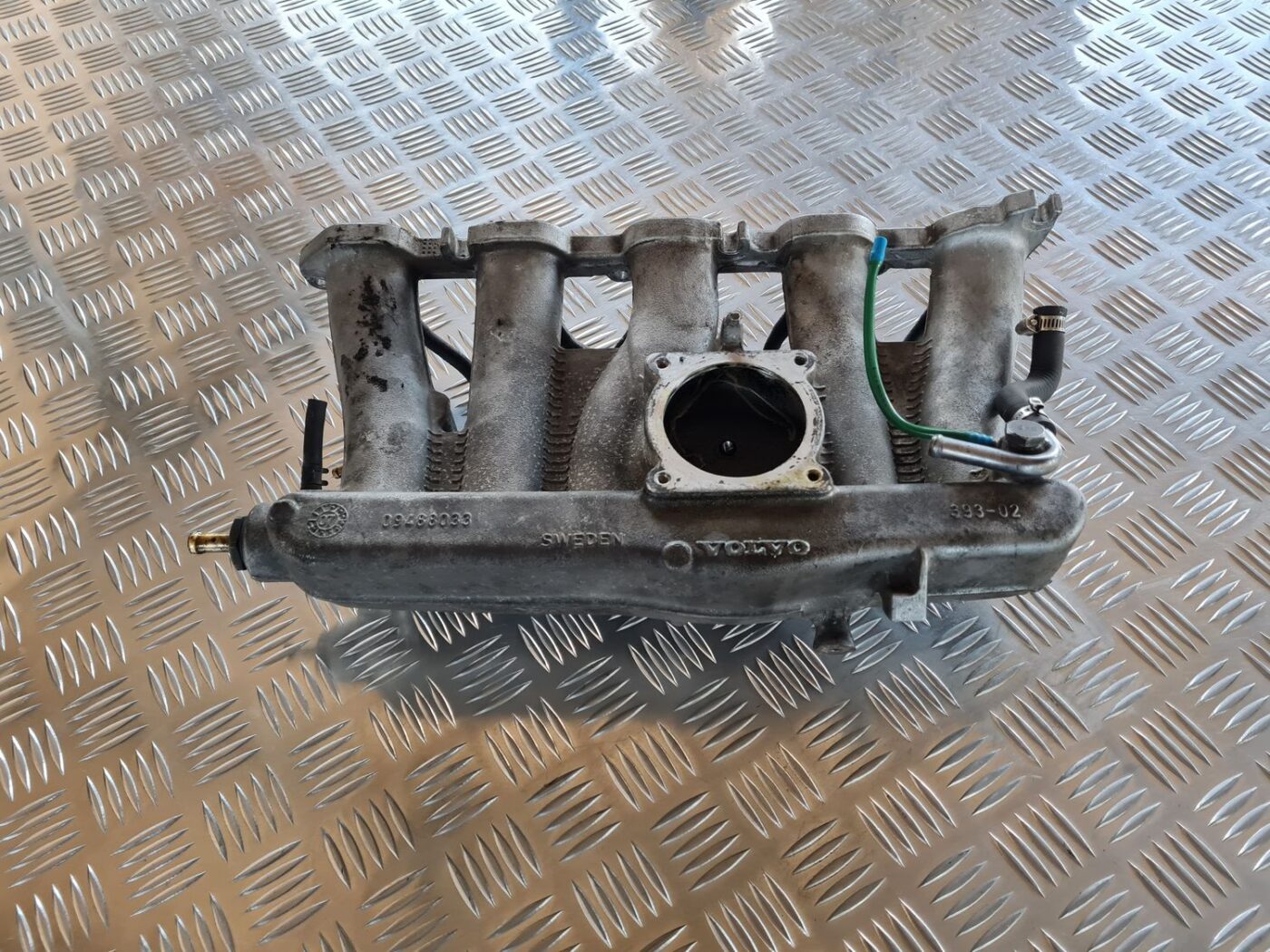 Ieplūdes kolektors priekš VOLVO S60 2008