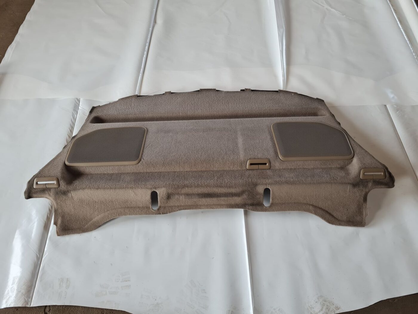 Bagāžnieka nodalījuma plaukts priekš VOLVO S60 2008