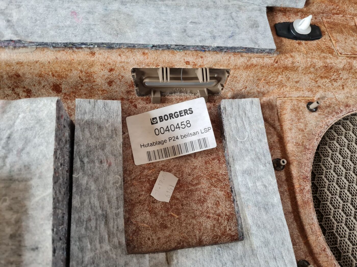 Bagāžnieka nodalījuma plaukts priekš VOLVO S60 2008