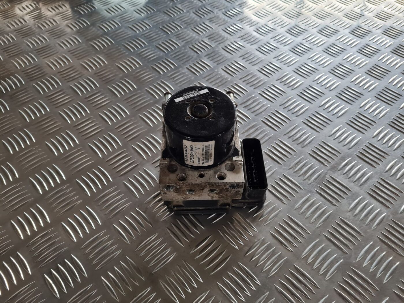 ABS bloks priekš SUBARU LEGACY 2010 1 ABS bloks priekš SUBARU LEGACY 2010