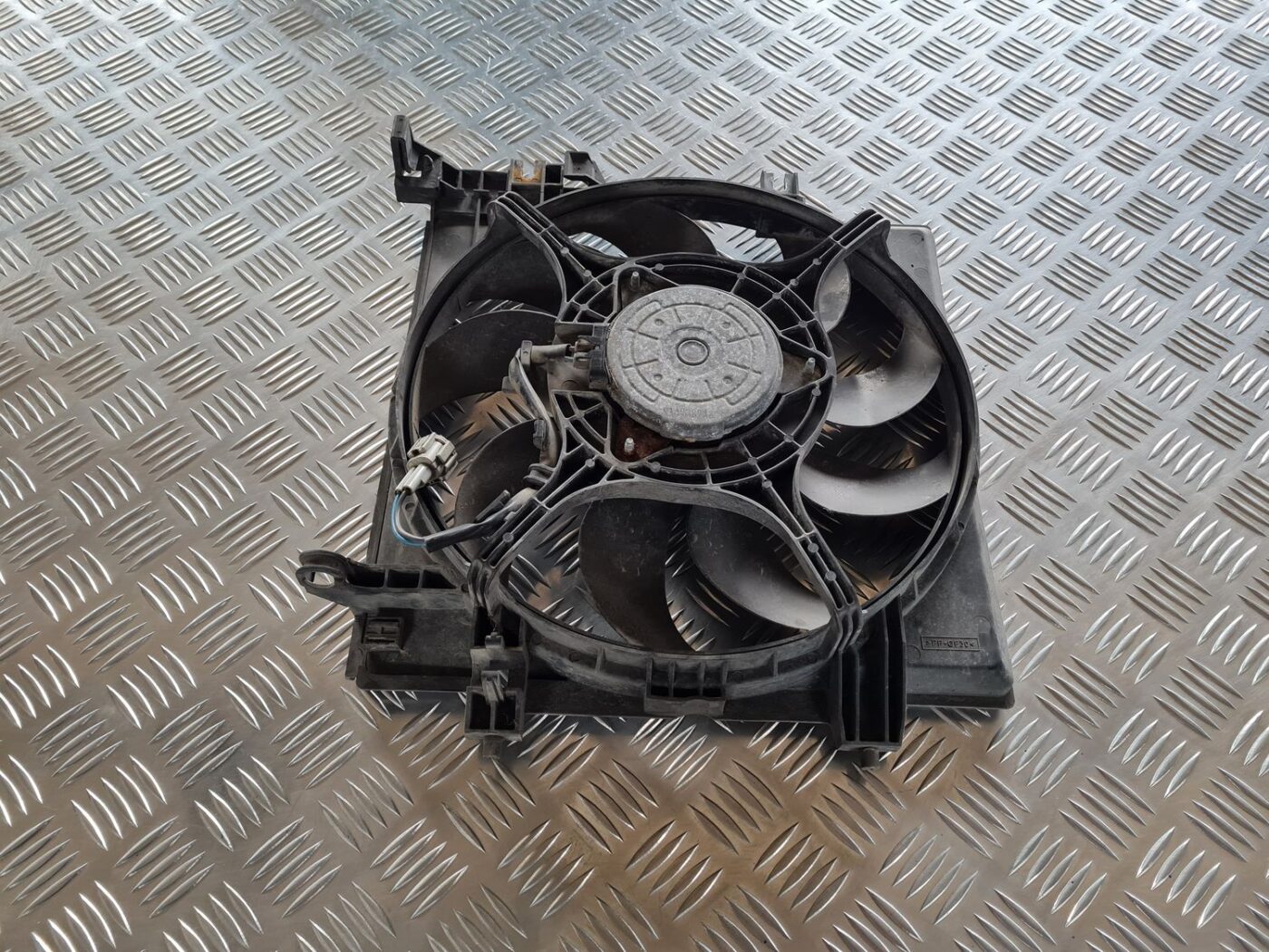 Dzesēšanas radiatora ventilators priekš SUBARU LEGACY 2010 2 Dzesēšanas radiatora ventilators priekš SUBARU LEGACY 2010