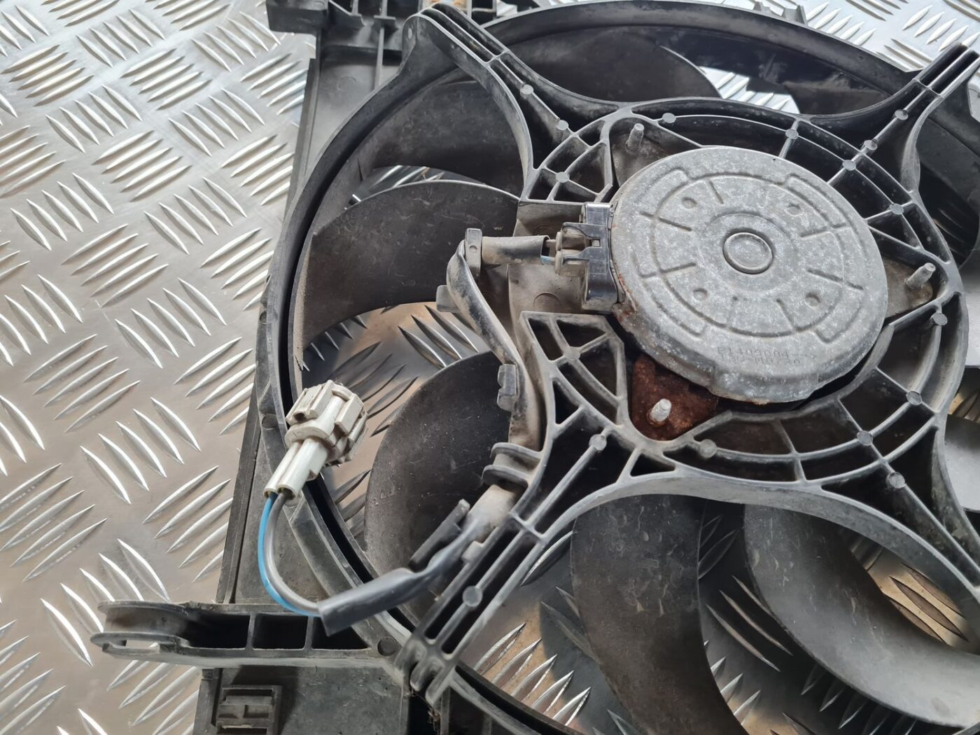 Dzesēšanas radiatora ventilators priekš SUBARU LEGACY 2010 4 Dzesēšanas radiatora ventilators priekš SUBARU LEGACY 2010