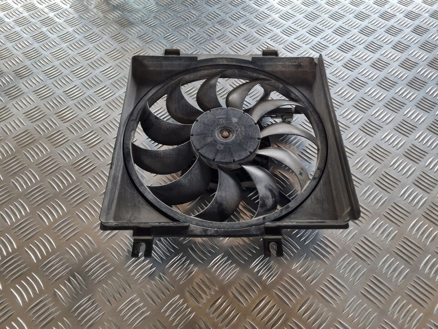 Dzesēšanas radiatora ventilators priekš SUBARU LEGACY 2010 1 Dzesēšanas radiatora ventilators priekš SUBARU LEGACY 2010