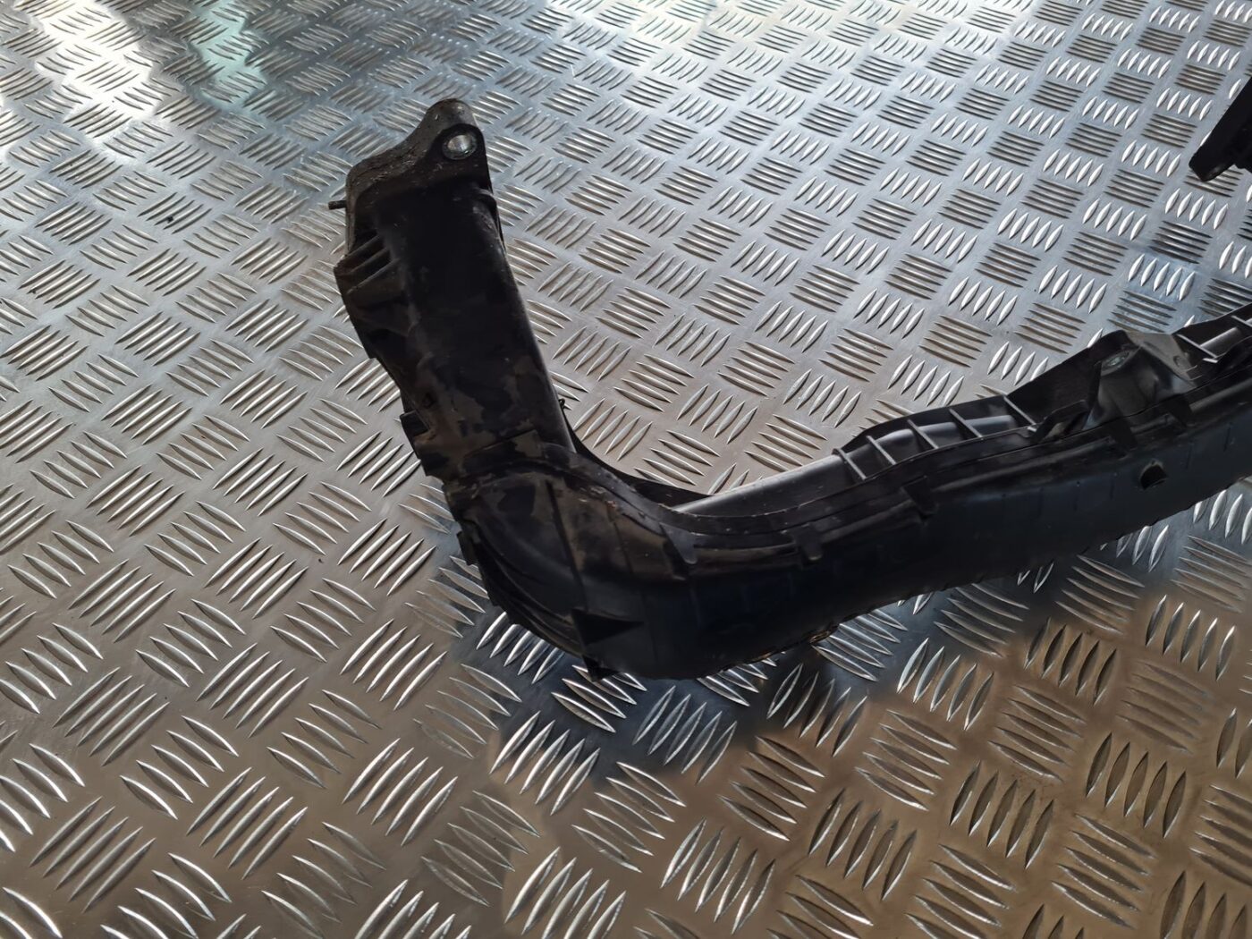 Ieplūdes kolektors priekš SUBARU LEGACY 2010 2 Ieplūdes kolektors priekš SUBARU LEGACY 2010