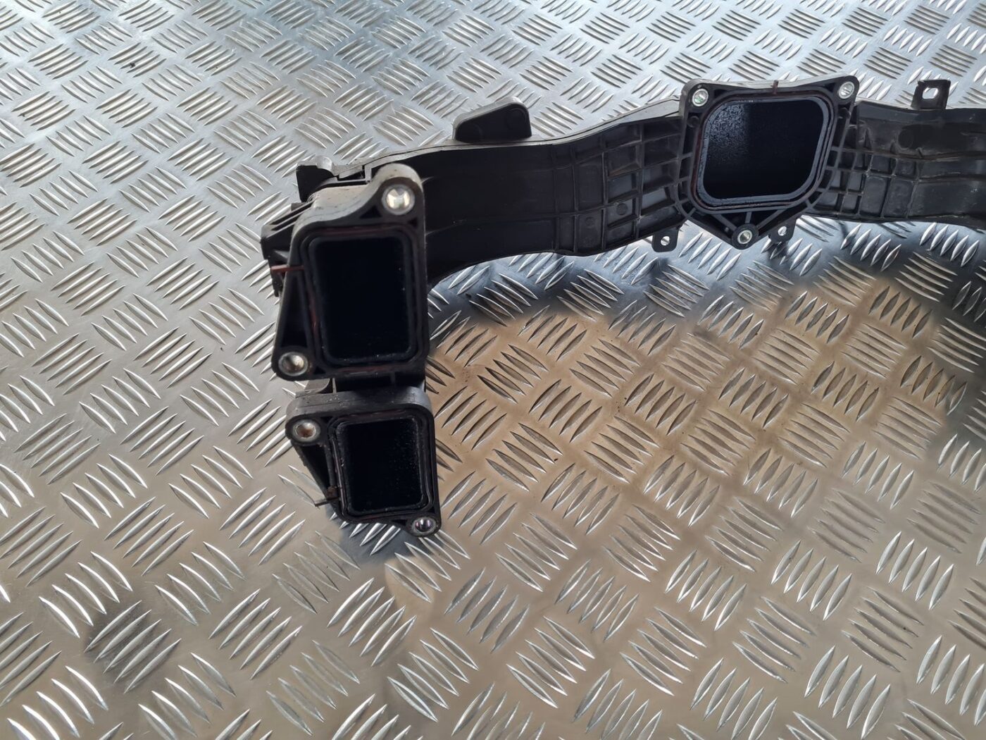 Ieplūdes kolektors priekš SUBARU LEGACY 2010 4 Ieplūdes kolektors priekš SUBARU LEGACY 2010