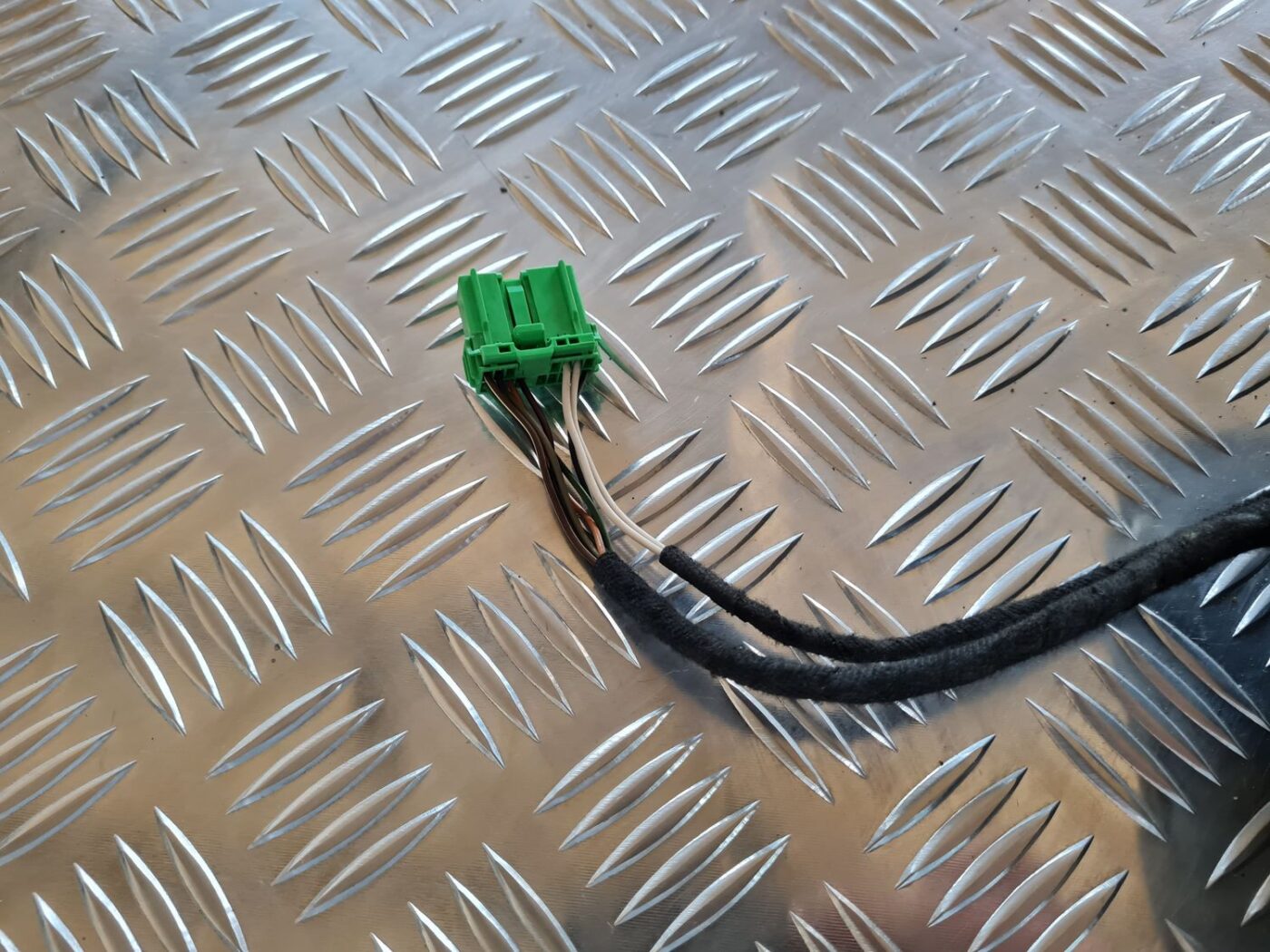 Ārējais spogulis, pa kreisi priekš VOLVO V70 2006 8 Ārējais spogulis, pa kreisi priekš VOLVO V70 2006