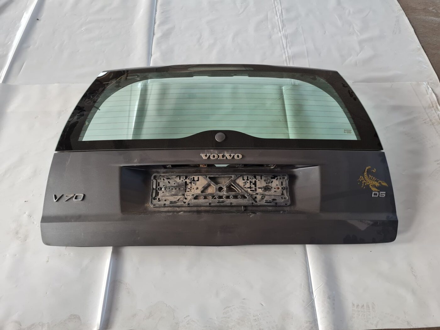 Bagāžnieka vāks priekš VOLVO V70 2006 1 Bagāžnieka vāks priekš VOLVO V70 2006