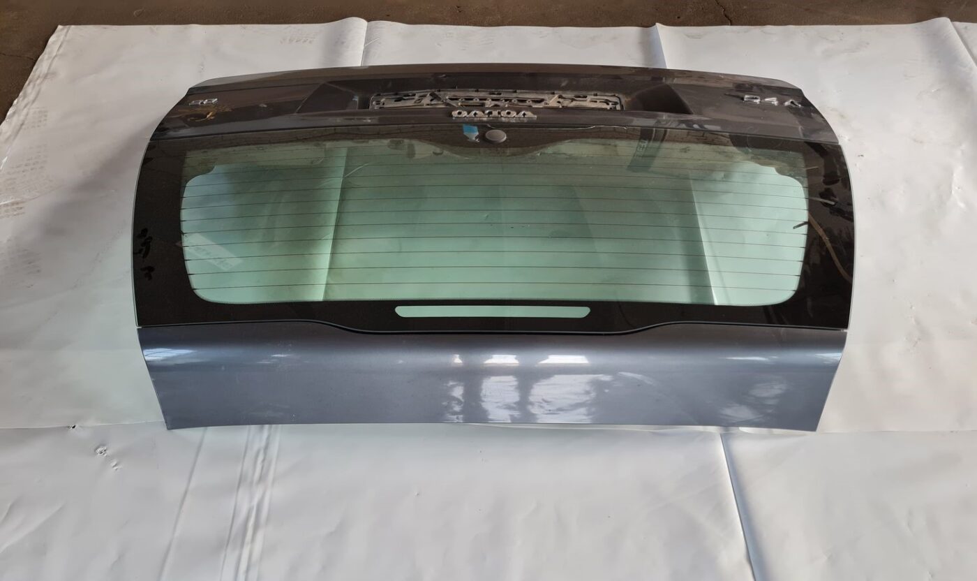 Bagāžnieka vāks priekš VOLVO V70 2006 6 Bagāžnieka vāks priekš VOLVO V70 2006
