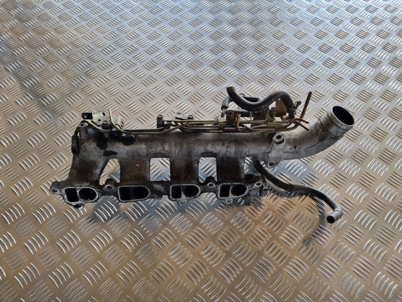 Ieplūdes kolektors priekš NISSAN X-TRAIL 2002 3 Ieplūdes kolektors priekš NISSAN X-TRAIL 2002