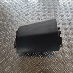 Mantu glabāšanas nodalījums vadītāja pusē priekš NISSAN X-TRAIL 2002