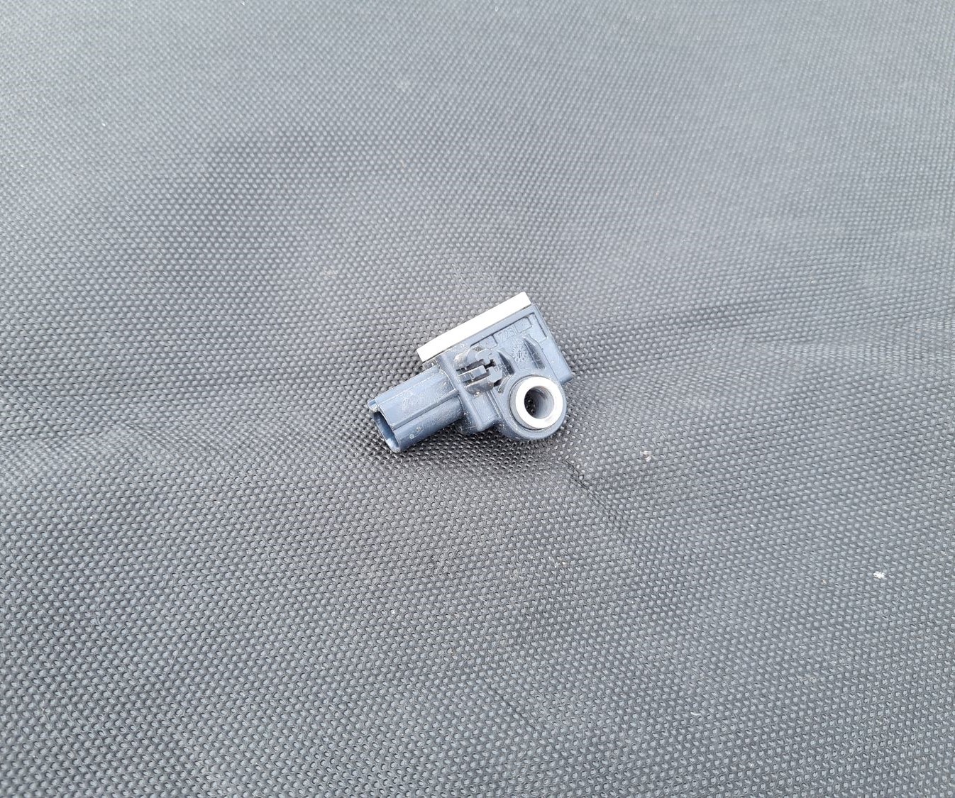 Drošības spilvena trieciensensors priekš FORD C-MAX 2011 1 Drošības spilvena trieciensensors priekš FORD C-MAX 2011