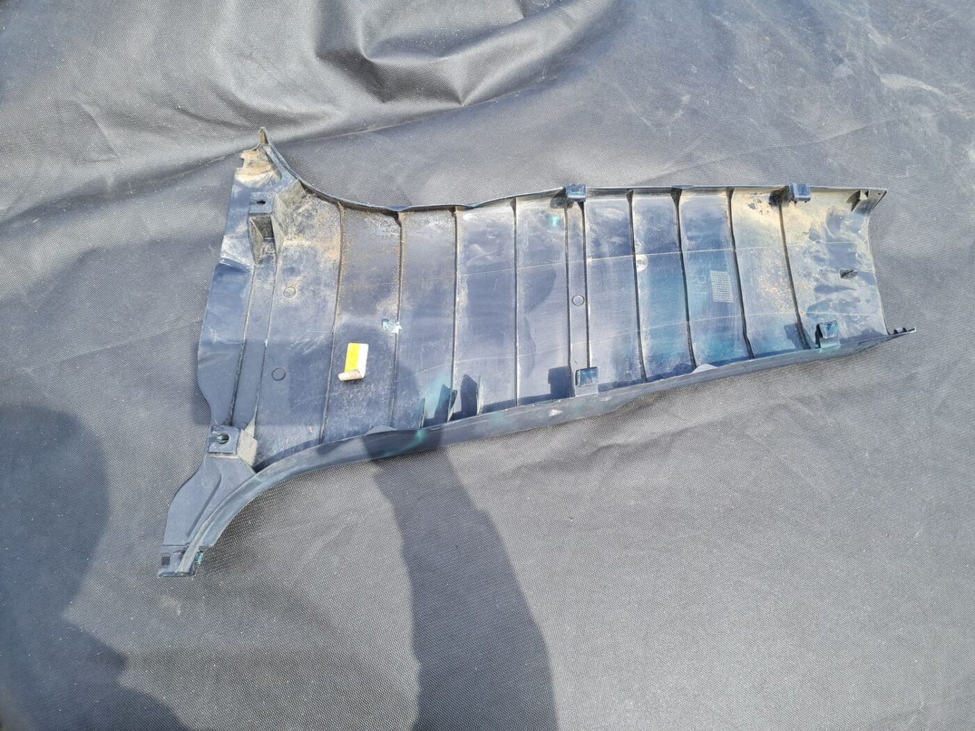 Vidējas salona statnes apdare priekš TOYOTA AVENSIS 2012