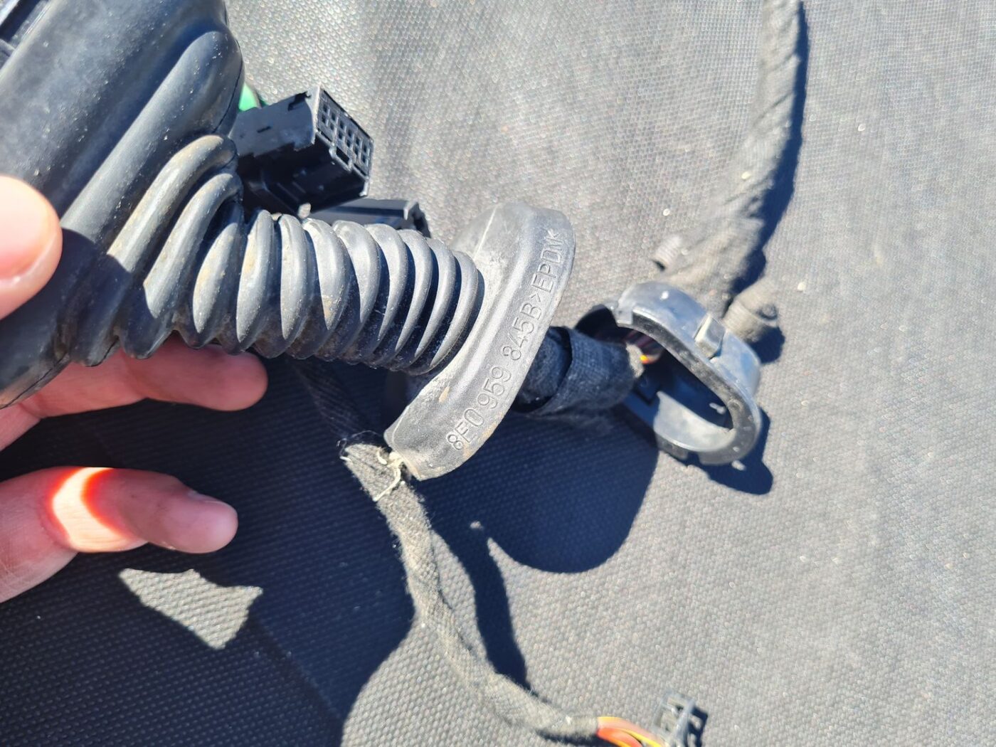 Durvju vadi priekš AUDI A4 2008 AVANT 2 Durvju vadi priekš AUDI A4 2008 AVANT