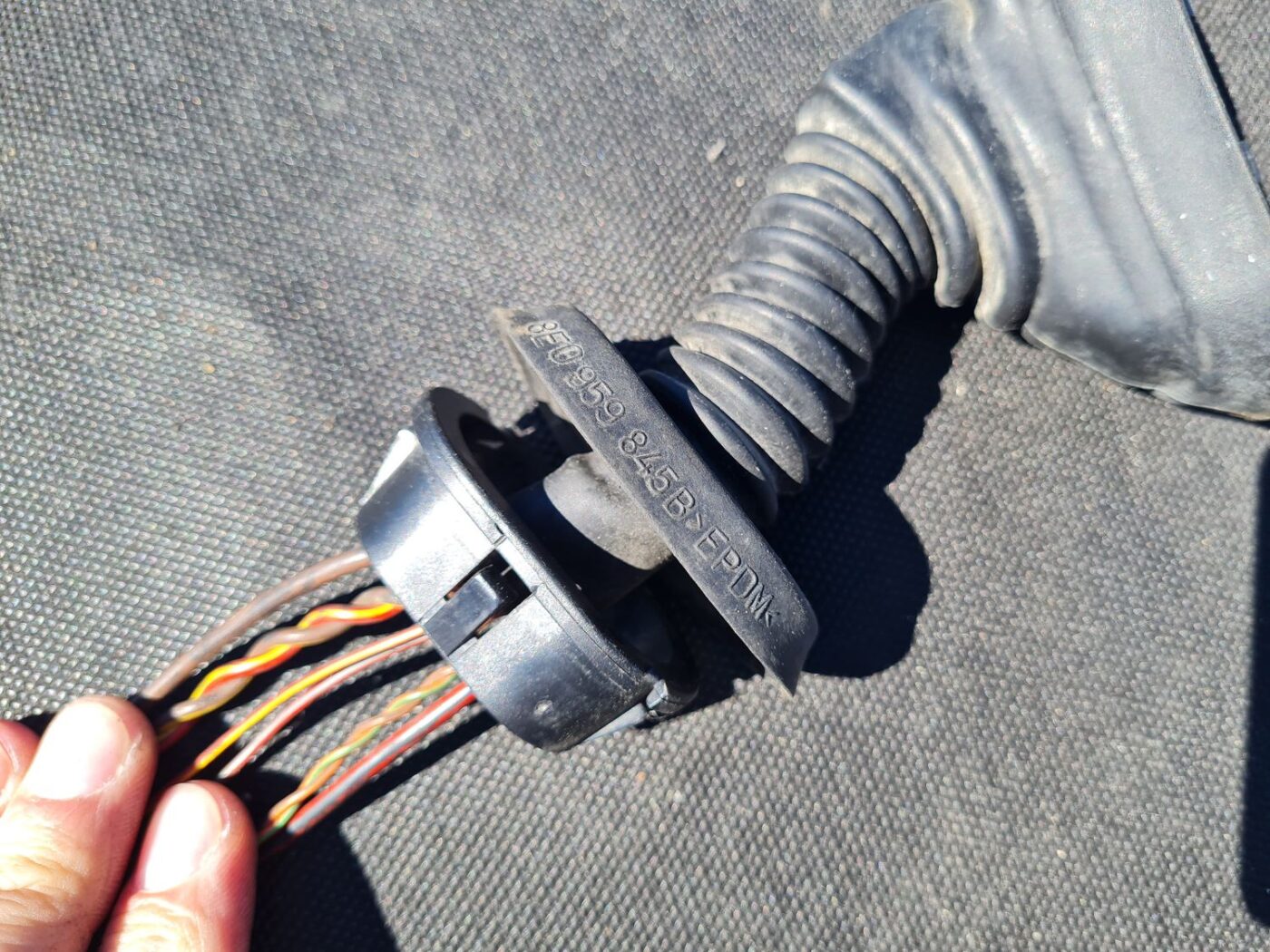 Durvju vadi priekš AUDI A4 2008 AVANT 2 Durvju vadi priekš AUDI A4 2008 AVANT