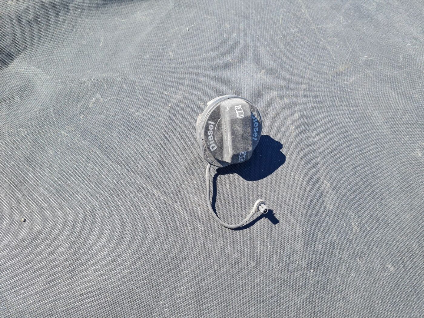 Degvielas uzpildes korķis priekš AUDI A4 2008 AVANT 1 Degvielas uzpildes korķis priekš AUDI A4 2008 AVANT