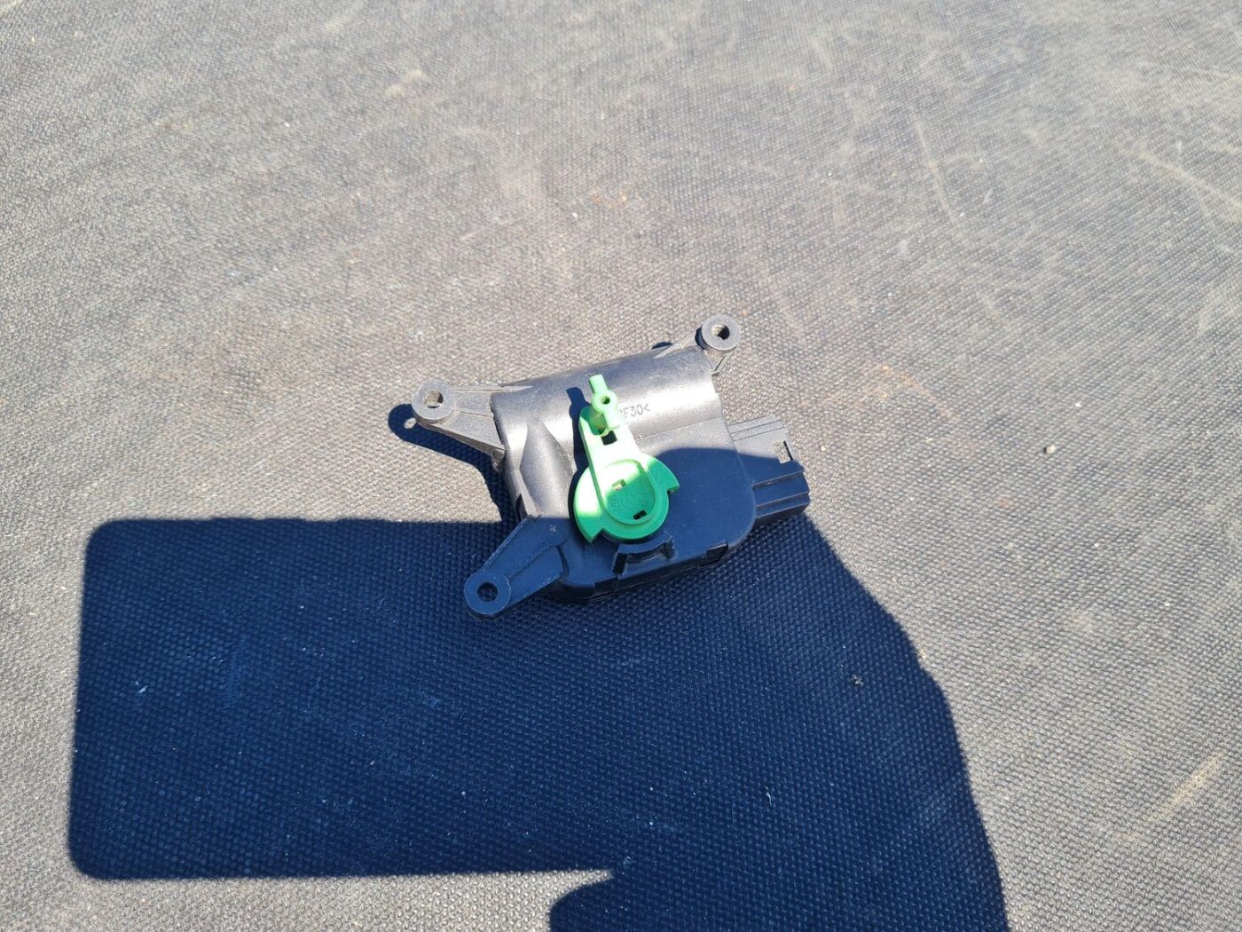 Apsildes sistēmas aktuators priekš AUDI A4 AVANT 2004 2 Apsildes sistēmas aktuators priekš AUDI A4 AVANT 2004