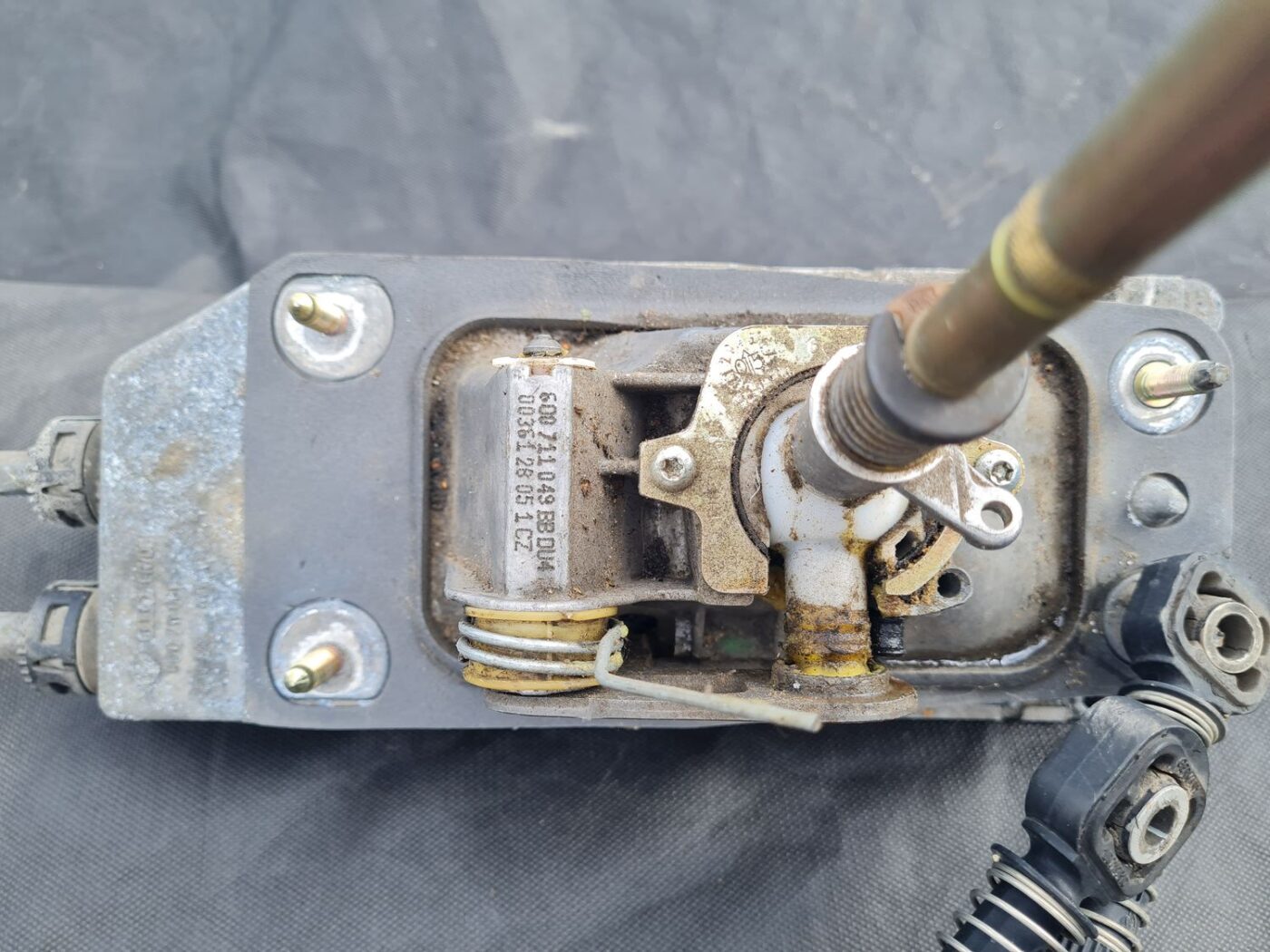 Ātrumu pārslēgšanas slēdzis priekš VW POLO 2005 7 Ātrumu pārslēgšanas slēdzis priekš VW POLO 2005