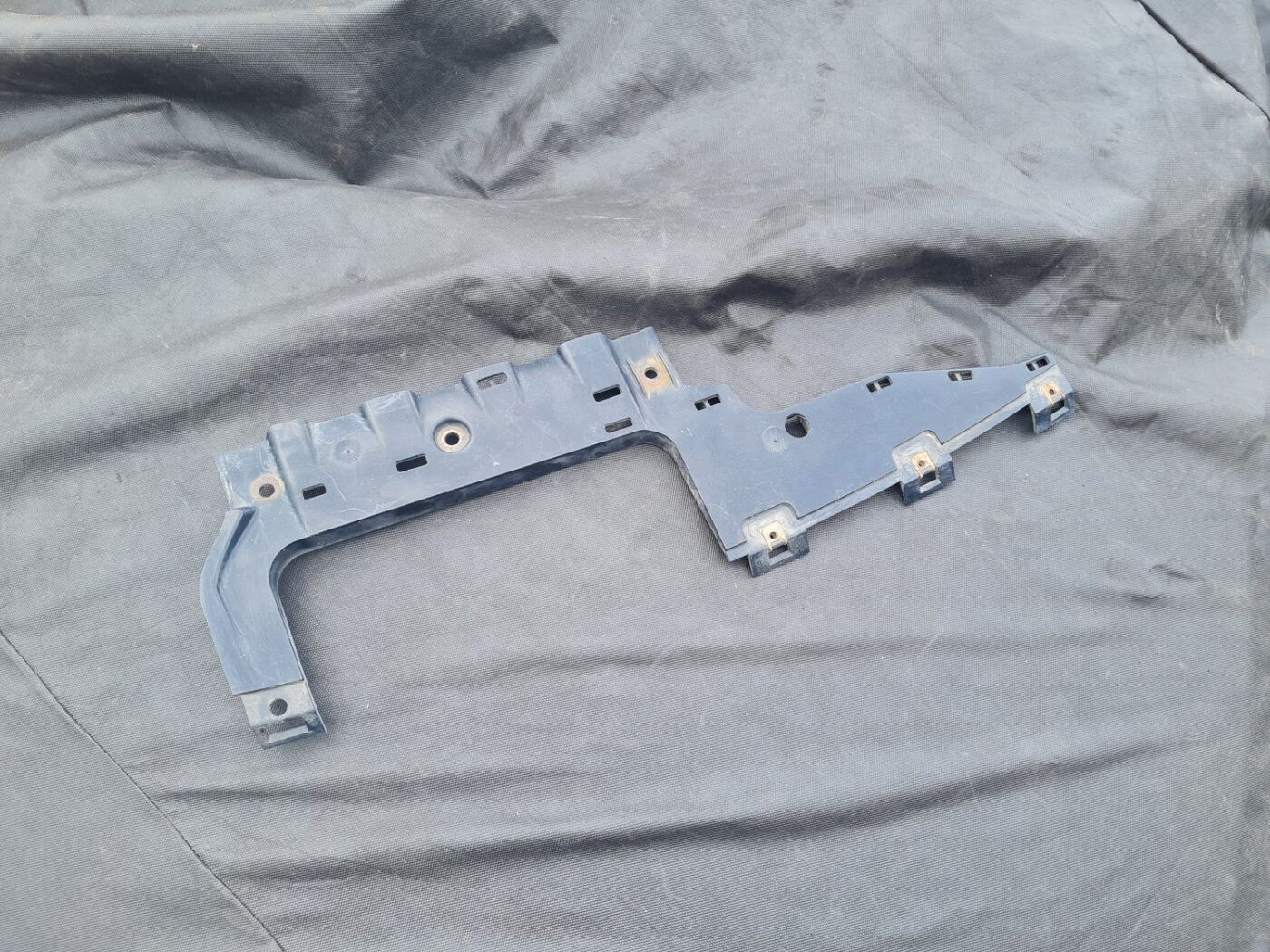 Aizmugurēja bufera kronšteins priekš BMW 330D E91 2008 TOURING 1 Aizmugurēja bufera kronšteins priekš BMW 330D E91 2008 TOURING