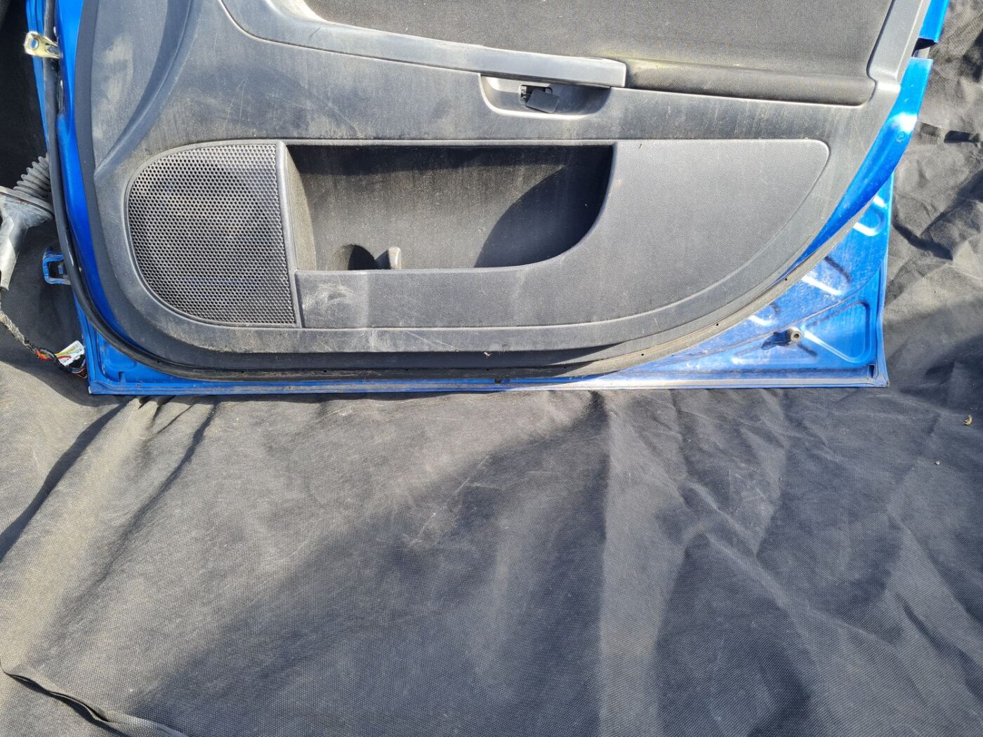 Priekšējās labās durvis priekš MITSUBISHI LANCER 2009 4 Priekšējās labās durvis priekš MITSUBISHI LANCER 2009