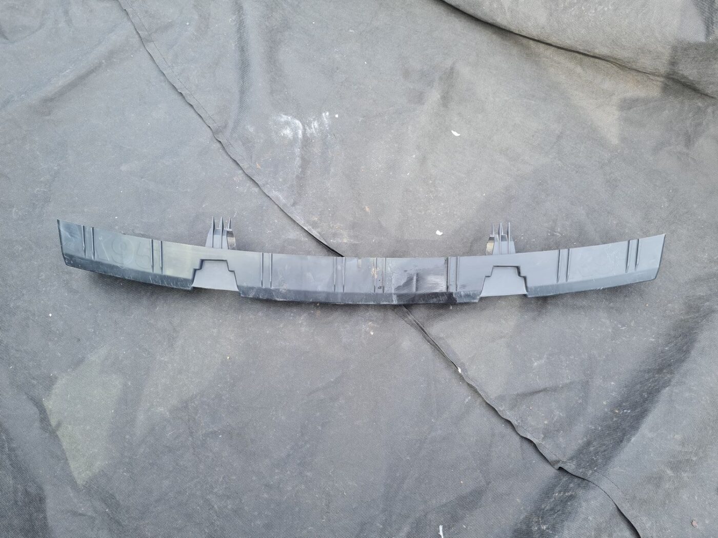 Aizmugurēja bufera kronšteins priekš RENAULT MEGANE 2011 2 Aizmugurēja bufera kronšteins priekš RENAULT MEGANE 2011