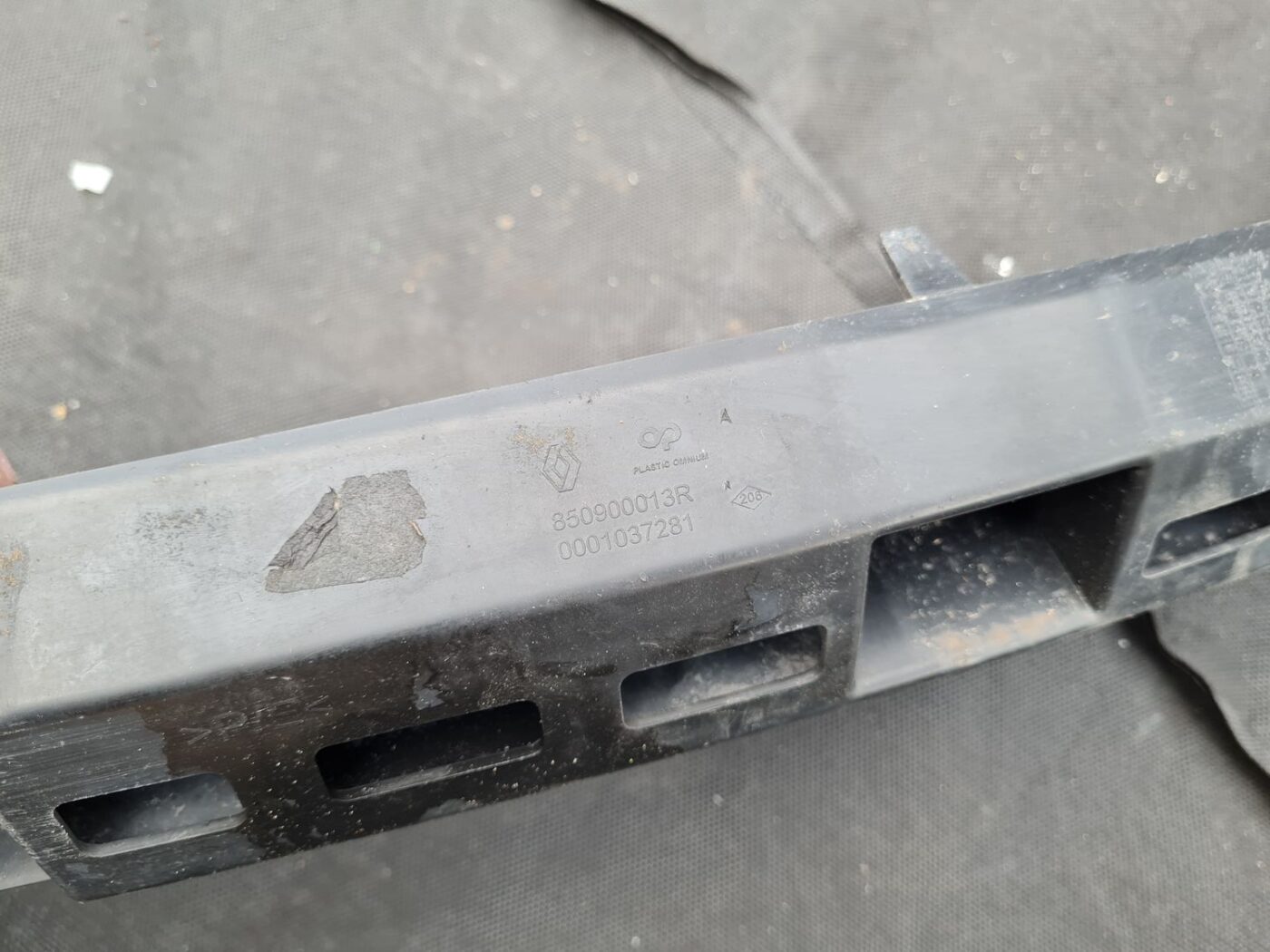 Aizmugurēja bufera kronšteins priekš RENAULT MEGANE 2011 3 Aizmugurēja bufera kronšteins priekš RENAULT MEGANE 2011