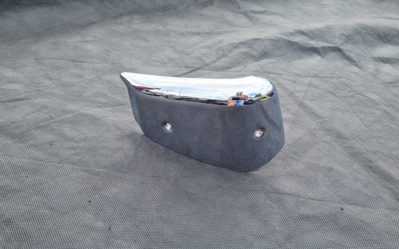 Aizmugurējo labo durvju apdare priekš MERCEDES BENZ CLS 320 2005 1 Aizmugurējo labo durvju apdare priekš MERCEDES BENZ CLS 320 2005