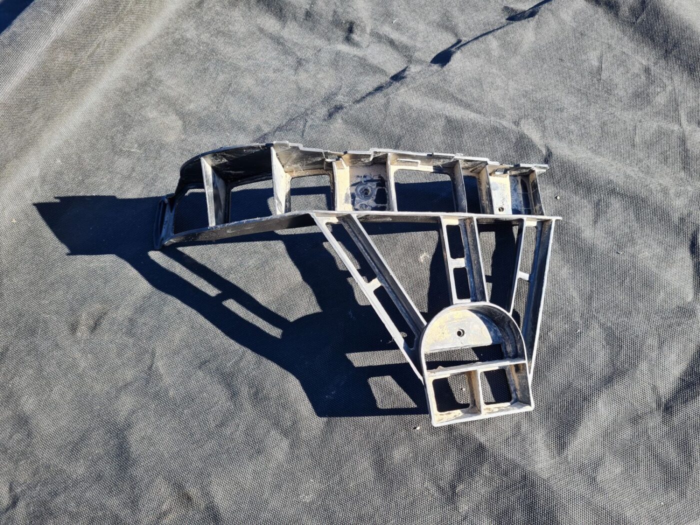 Aizmugurēja bufera kronšteins priekš OPEL VECTRA C 2008 2 Aizmugurēja bufera kronšteins priekš OPEL VECTRA C 2008