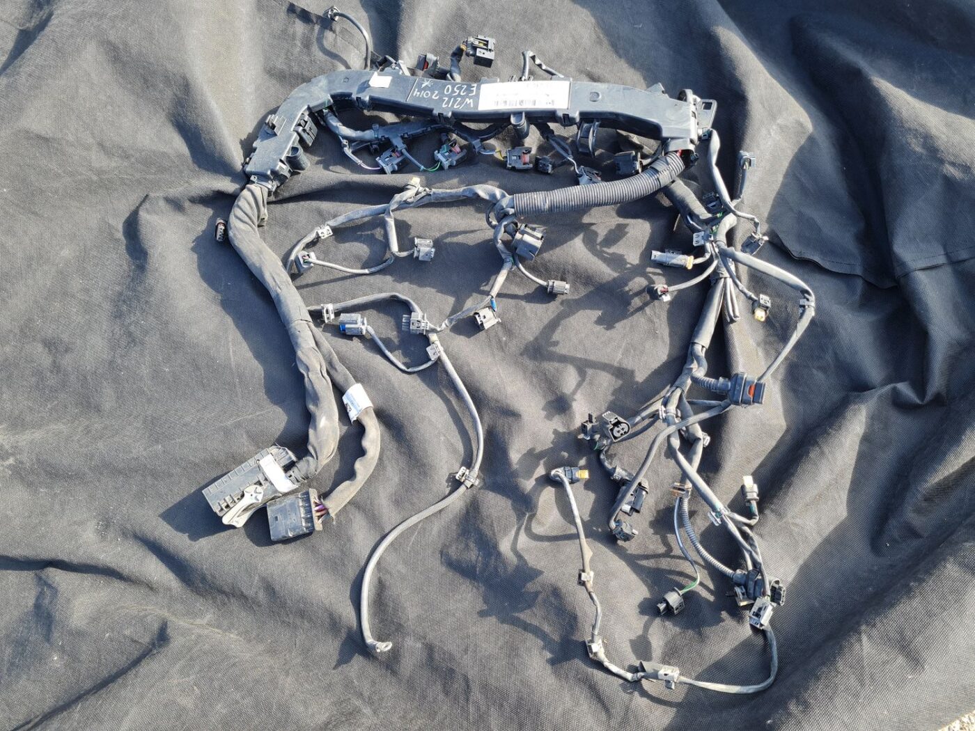 Dzinēja vadi priekš MERCEDES BENZ E250 W212 2014 1 Dzinēja vadi priekš MERCEDES BENZ E250 W212 2014