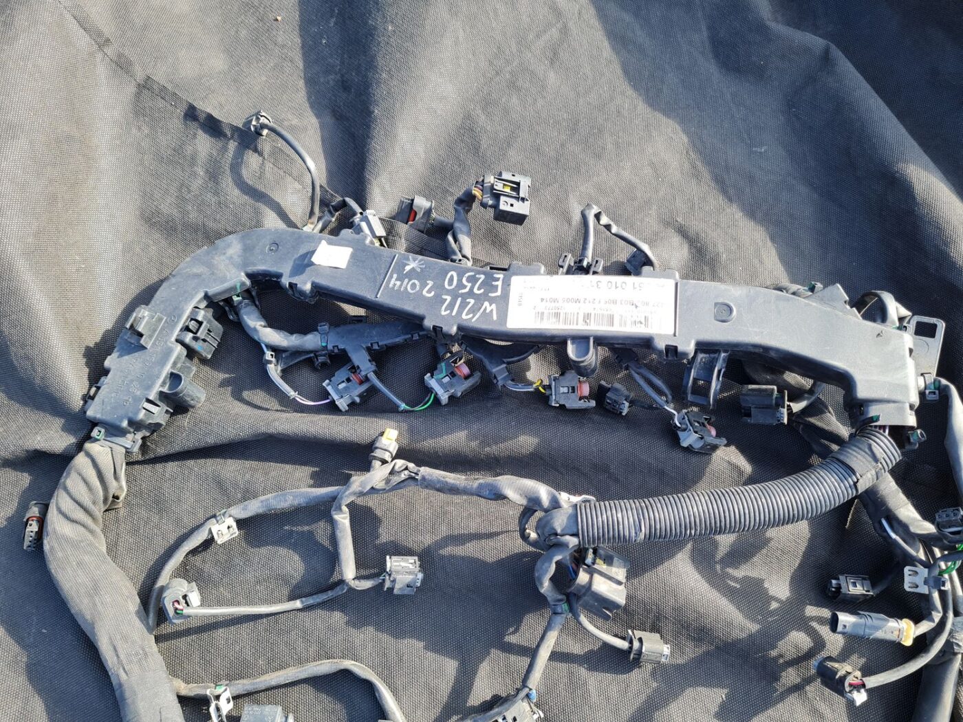 Dzinēja vadi priekš MERCEDES BENZ E250 W212 2014 2 Dzinēja vadi priekš MERCEDES BENZ E250 W212 2014