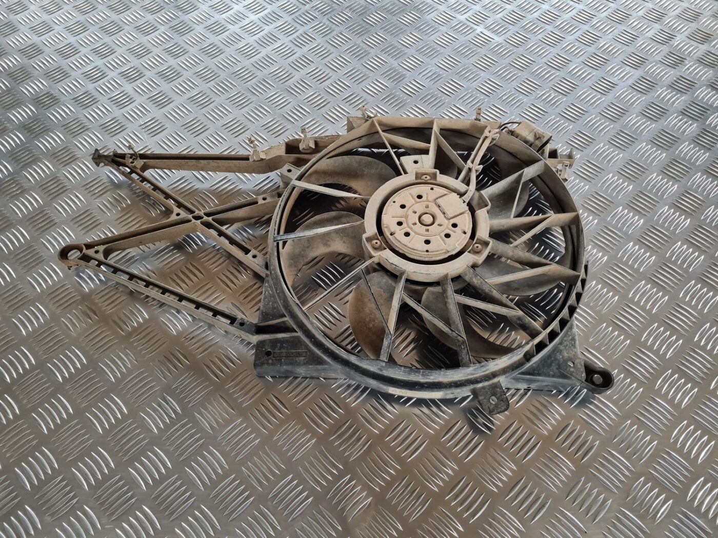 Dzesēšanas radiatora ventilators priekš OPEL ZAFIRA 1999 1 Dzesēšanas radiatora ventilators priekš OPEL ZAFIRA 1999