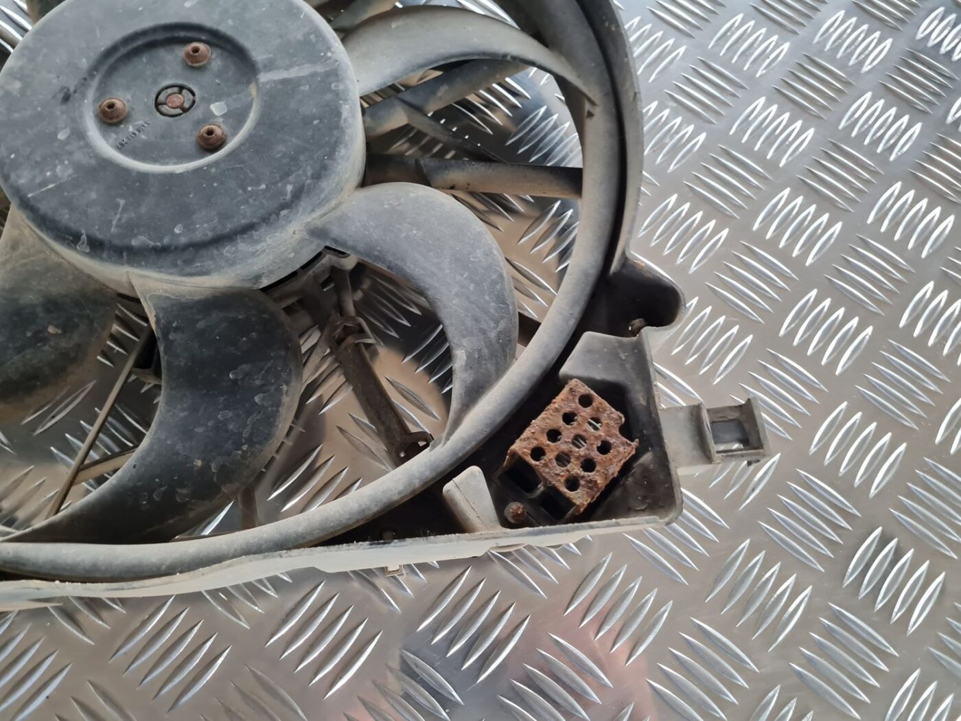 Dzesēšanas radiatora ventilators priekš OPEL ZAFIRA 1999 3 Dzesēšanas radiatora ventilators priekš OPEL ZAFIRA 1999