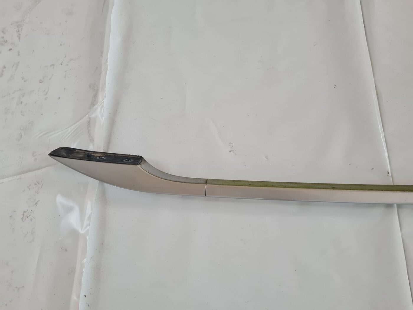 Jumta reliņi priekš TOYOTA AVENSIS 2007 4 Jumta reliņi priekš TOYOTA AVENSIS 2007