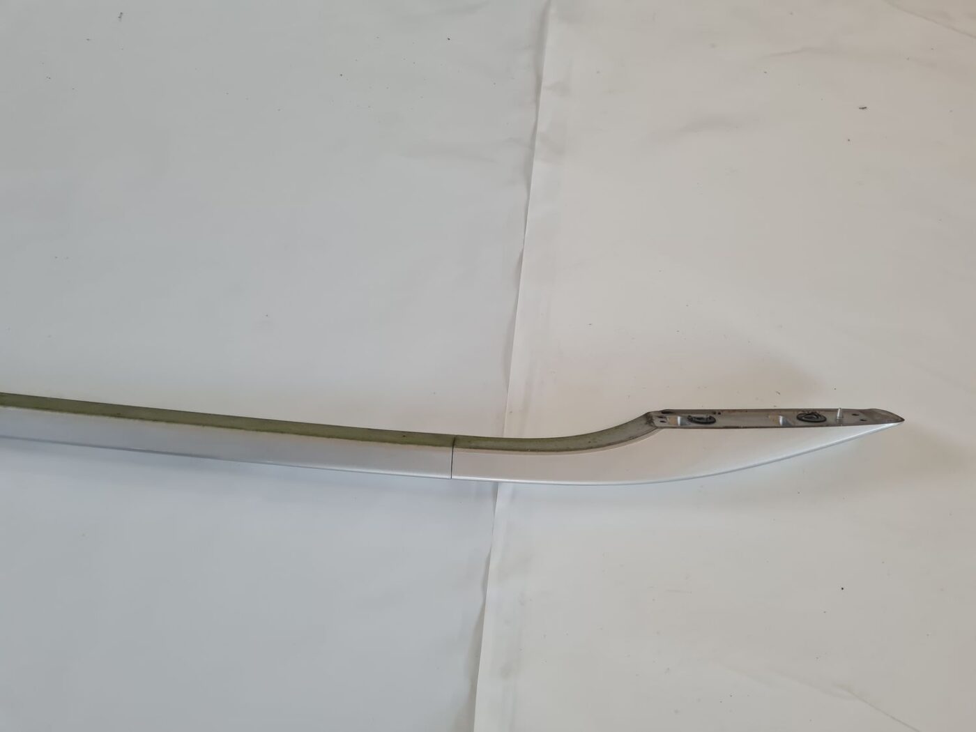 Jumta reliņi priekš TOYOTA AVENSIS 2007 3 Jumta reliņi priekš TOYOTA AVENSIS 2007