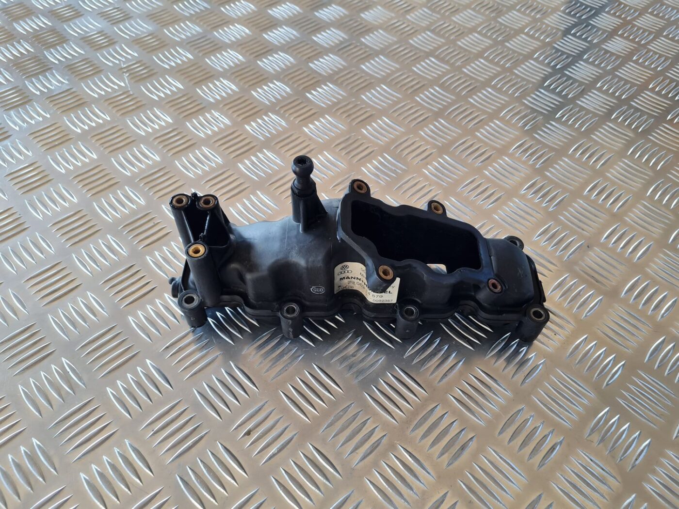 Ieplūdes kolektors priekš AUDI A6 AVANT 2006 S-LINE 4 Ieplūdes kolektors priekš AUDI A6 AVANT 2006 S-LINE