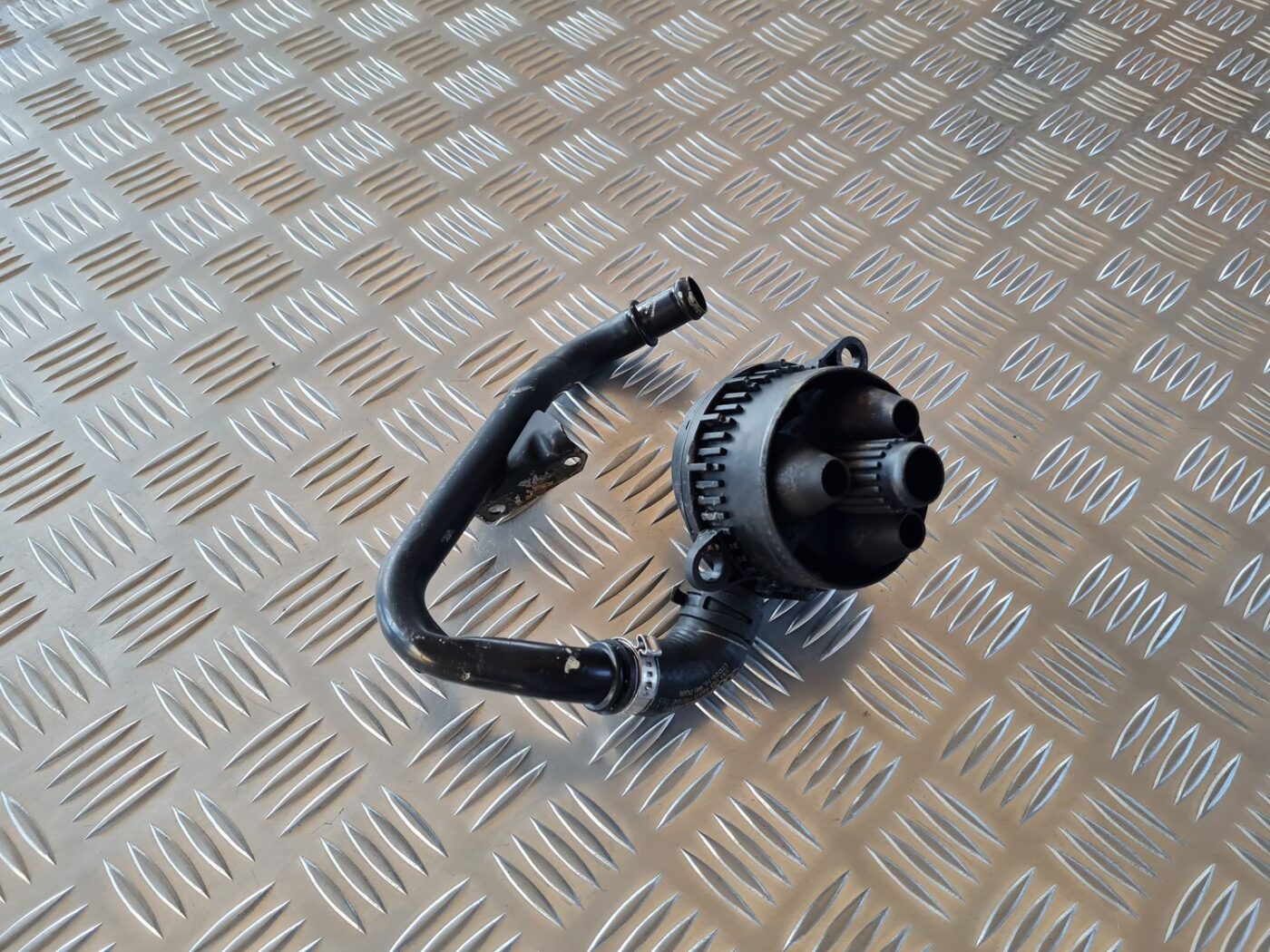 Kartera ventilācijas vārsts priekš AUDI A6 AVANT 2006 S-LINE 4 Kartera ventilācijas vārsts priekš AUDI A6 AVANT 2006 S-LINE