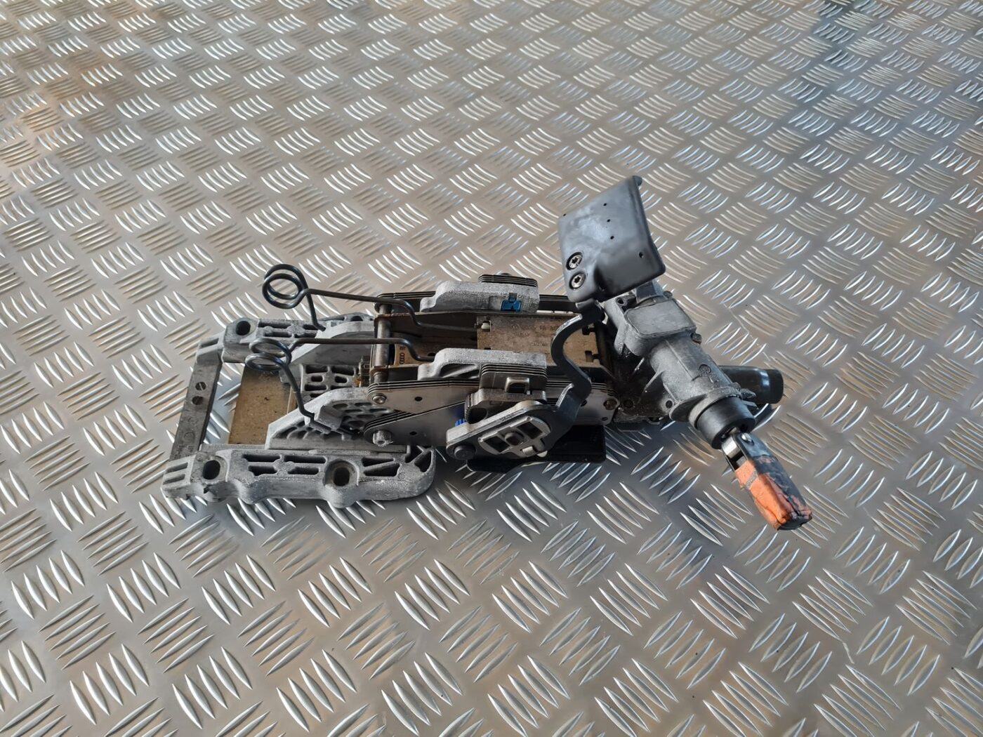 Stūres statne priekš AUDI A4 2000 AVANT 1 Stūres statne priekš AUDI A4 2000 AVANT