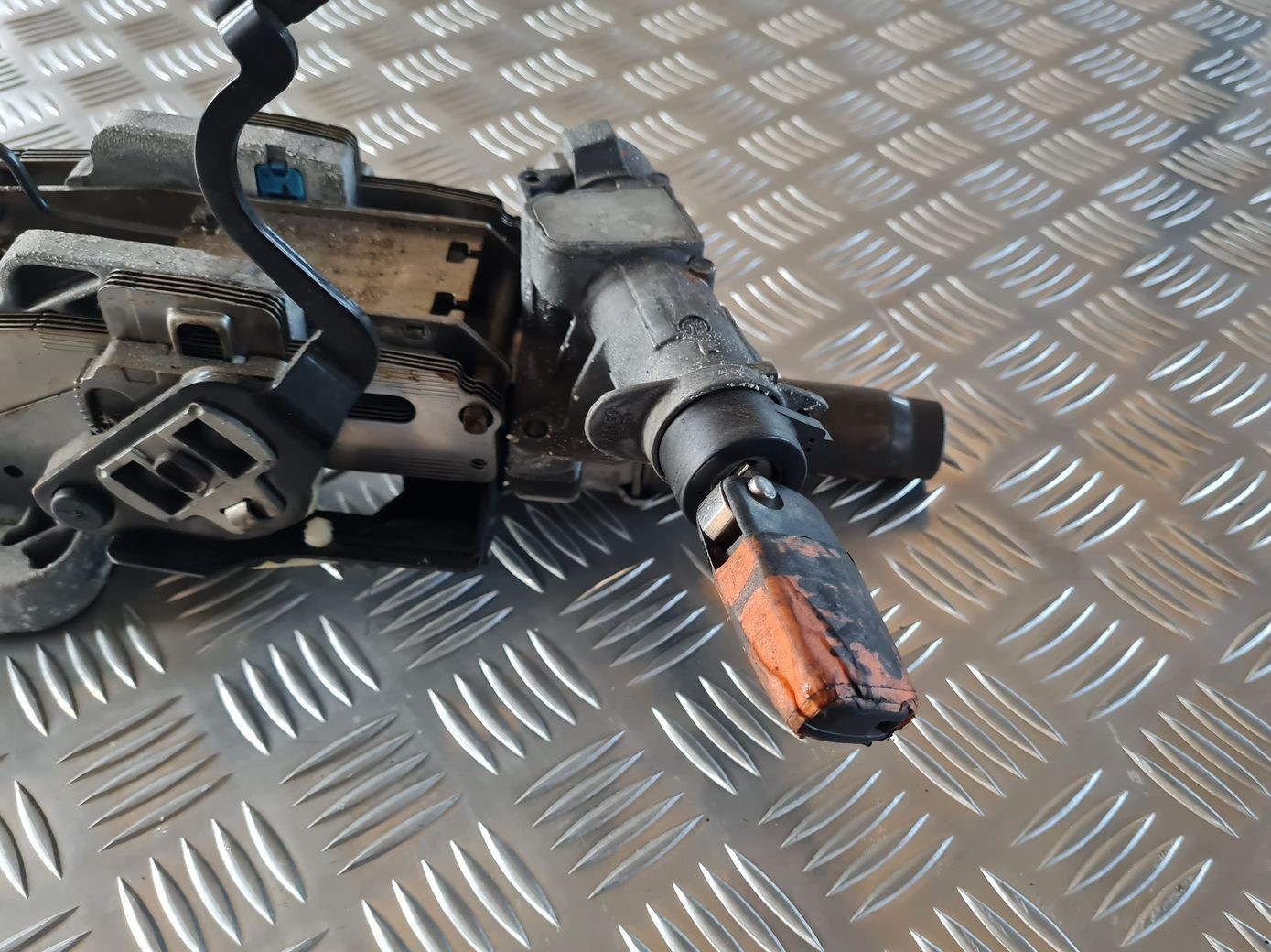 Stūres statne priekš AUDI A4 2000 AVANT 2 Stūres statne priekš AUDI A4 2000 AVANT