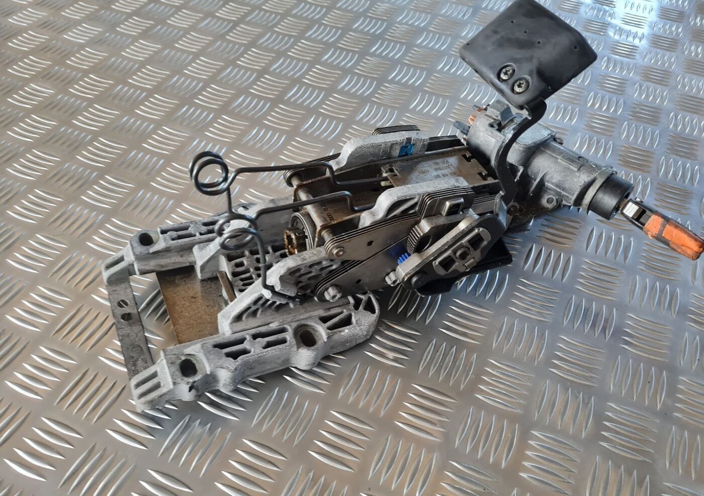 Stūres statne priekš AUDI A4 2000 AVANT 5 Stūres statne priekš AUDI A4 2000 AVANT