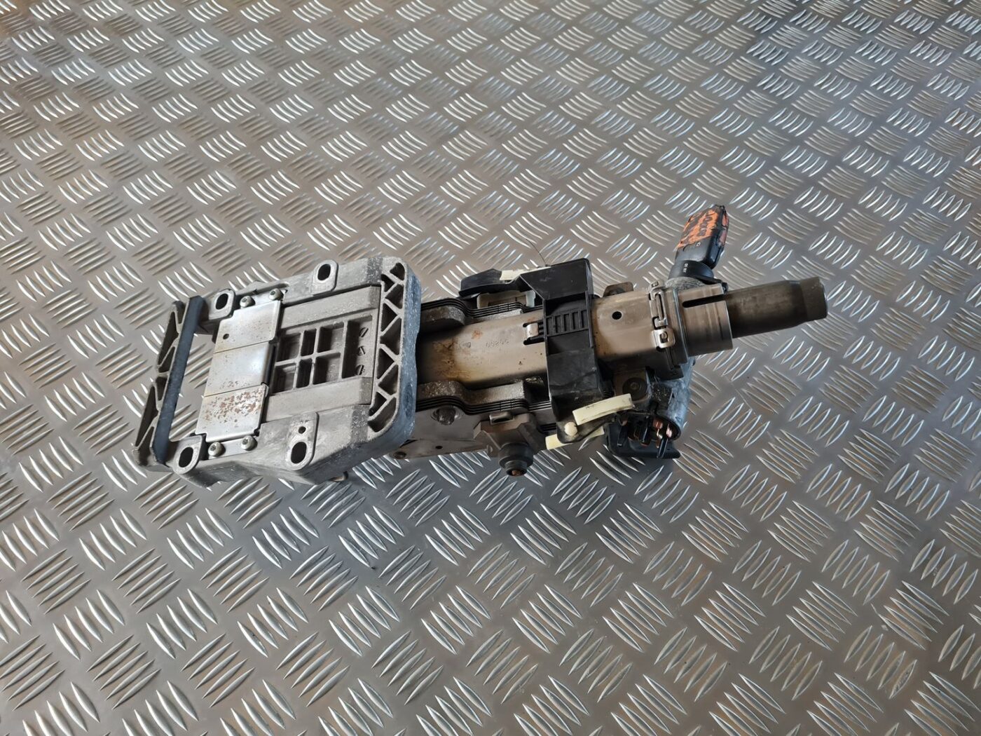 Stūres statne priekš AUDI A4 2000 AVANT 4 Stūres statne priekš AUDI A4 2000 AVANT