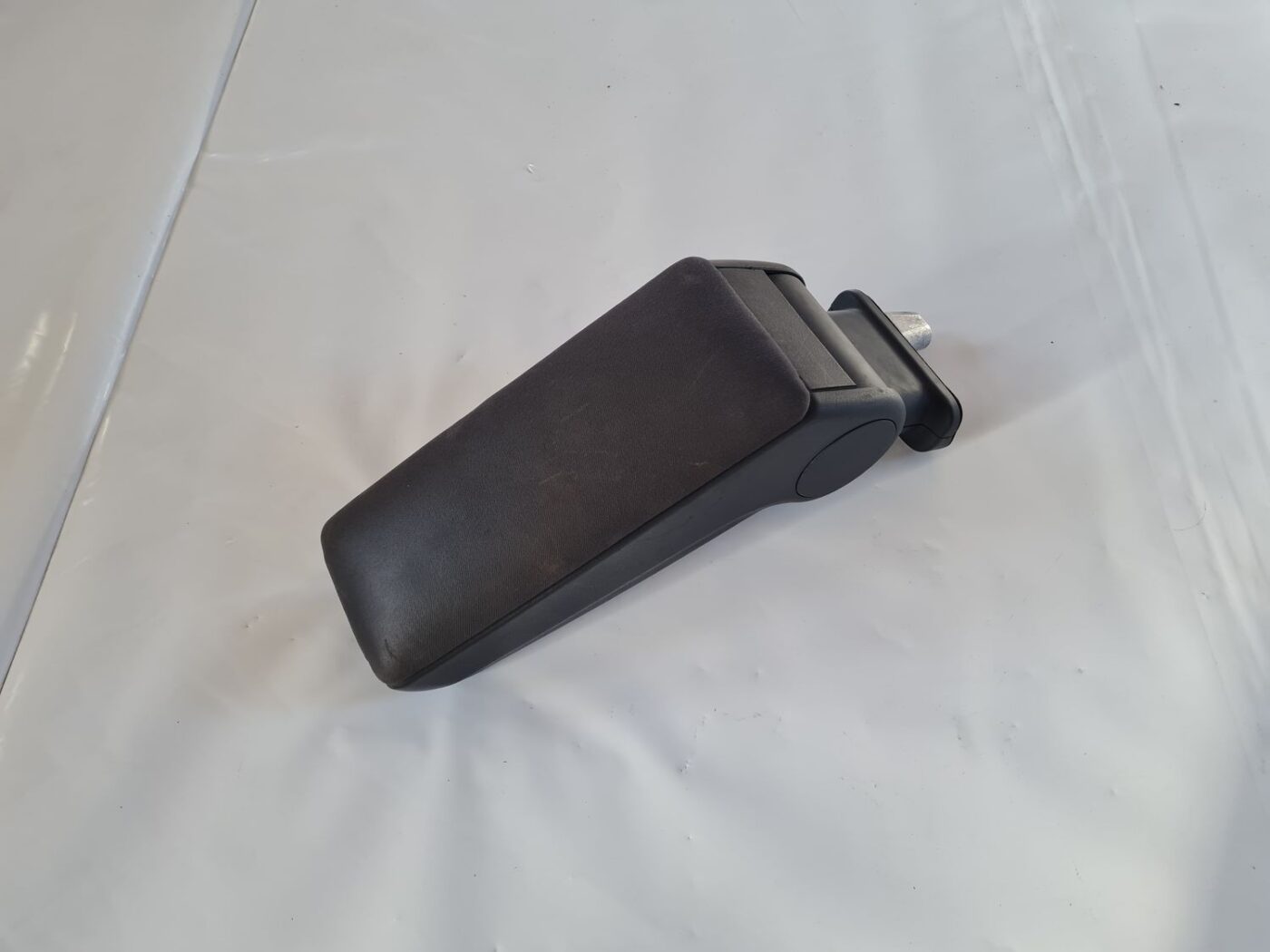 Roku balsts priekš AUDI A4 2000 AVANT 1 Roku balsts priekš AUDI A4 2000 AVANT