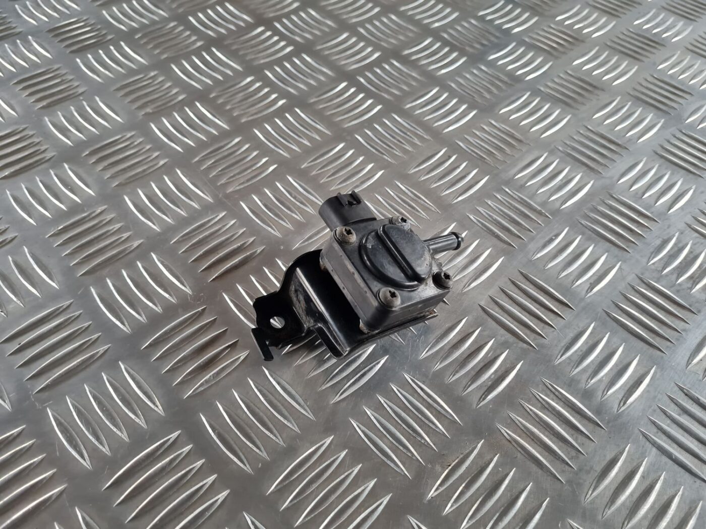 Izplūdes gāzu spiediena sensors priekš TOYOTA AVENSIS 2007 1 Izplūdes gāzu spiediena sensors priekš TOYOTA AVENSIS 2007