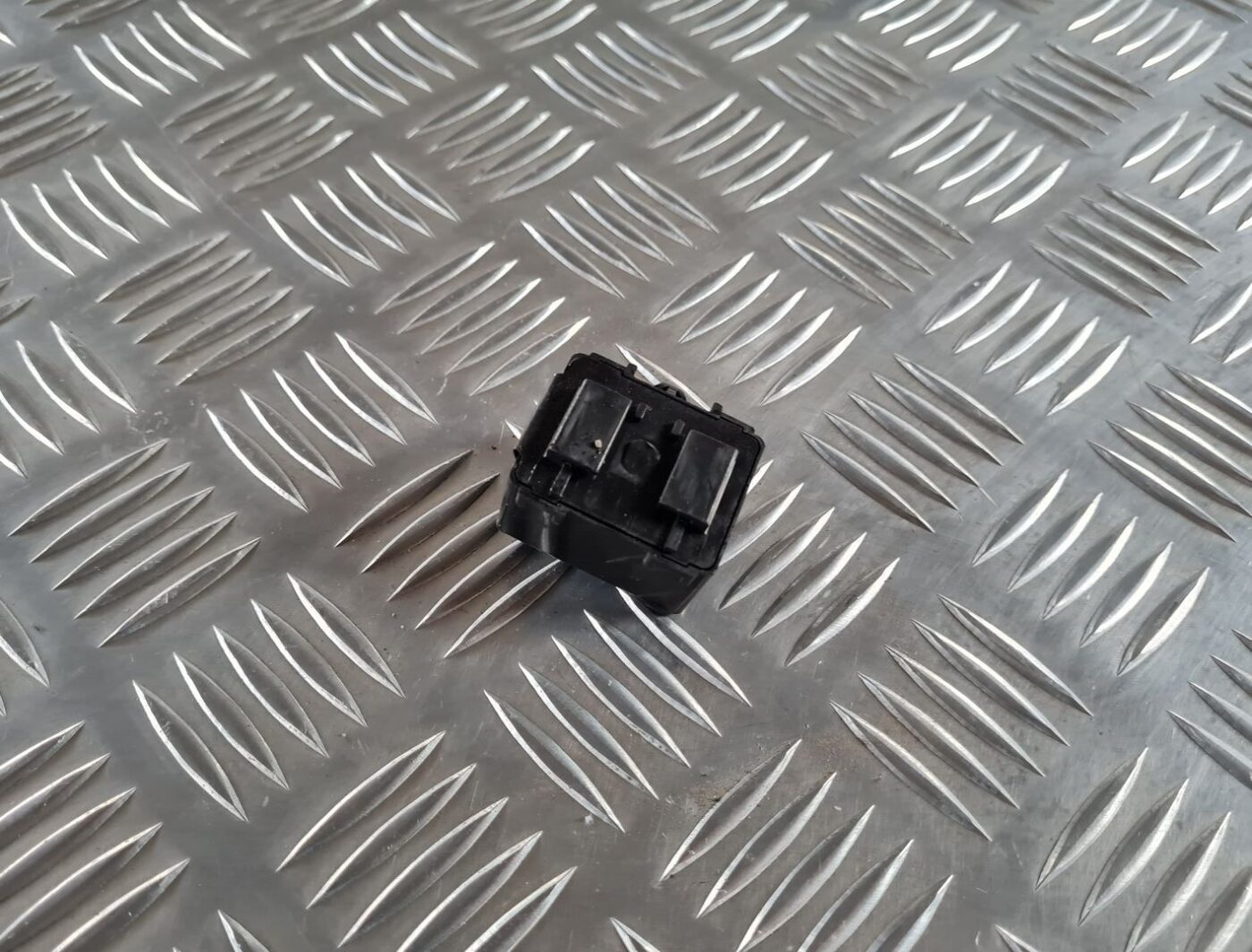 Pagrieziena lukturu releja priekš TOYOTA AVENSIS 2007 2 Pagrieziena lukturu releja priekš TOYOTA AVENSIS 2007