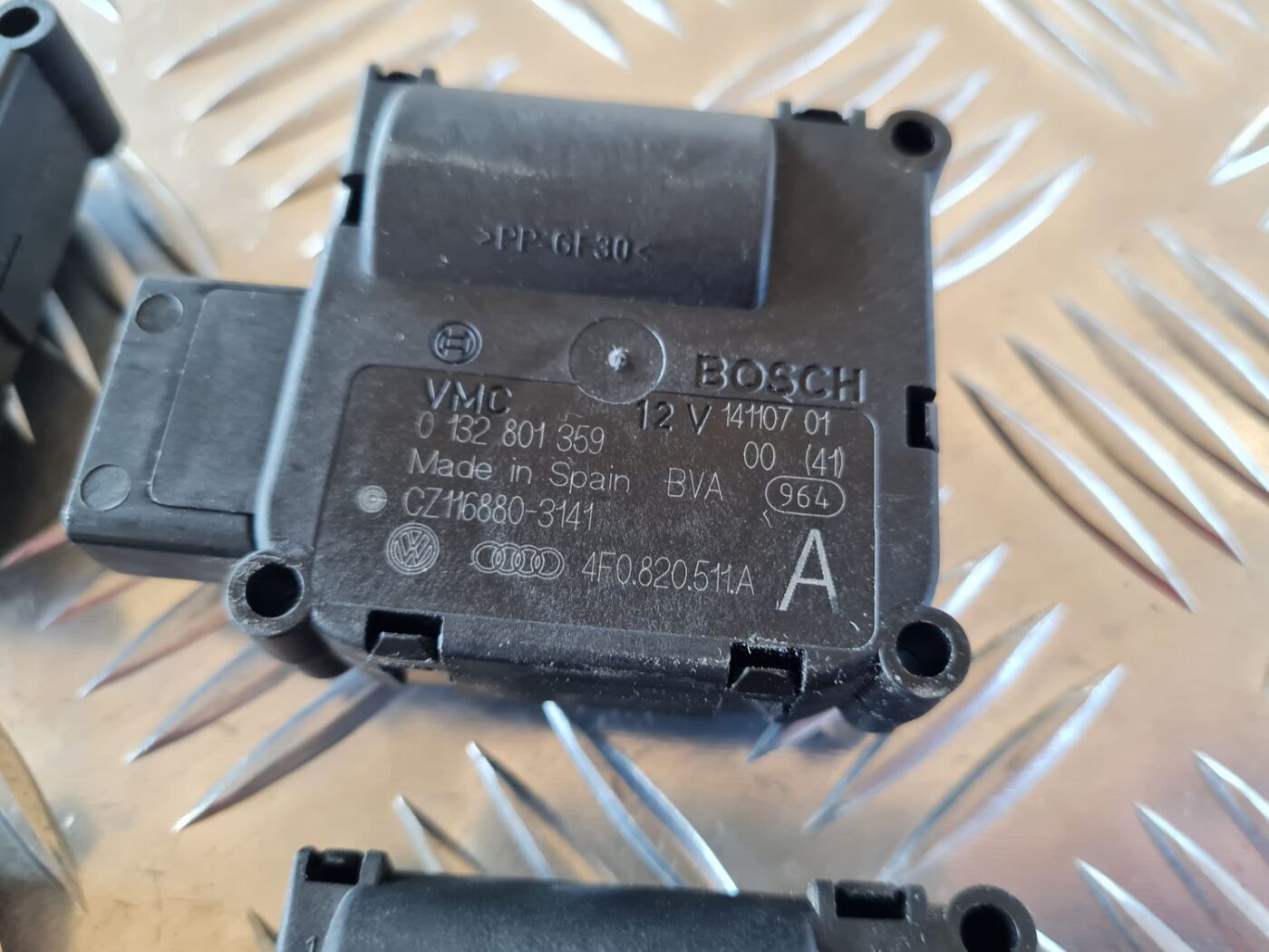 Apsildes sistēmas aktuators priekš AUDI A6 2008